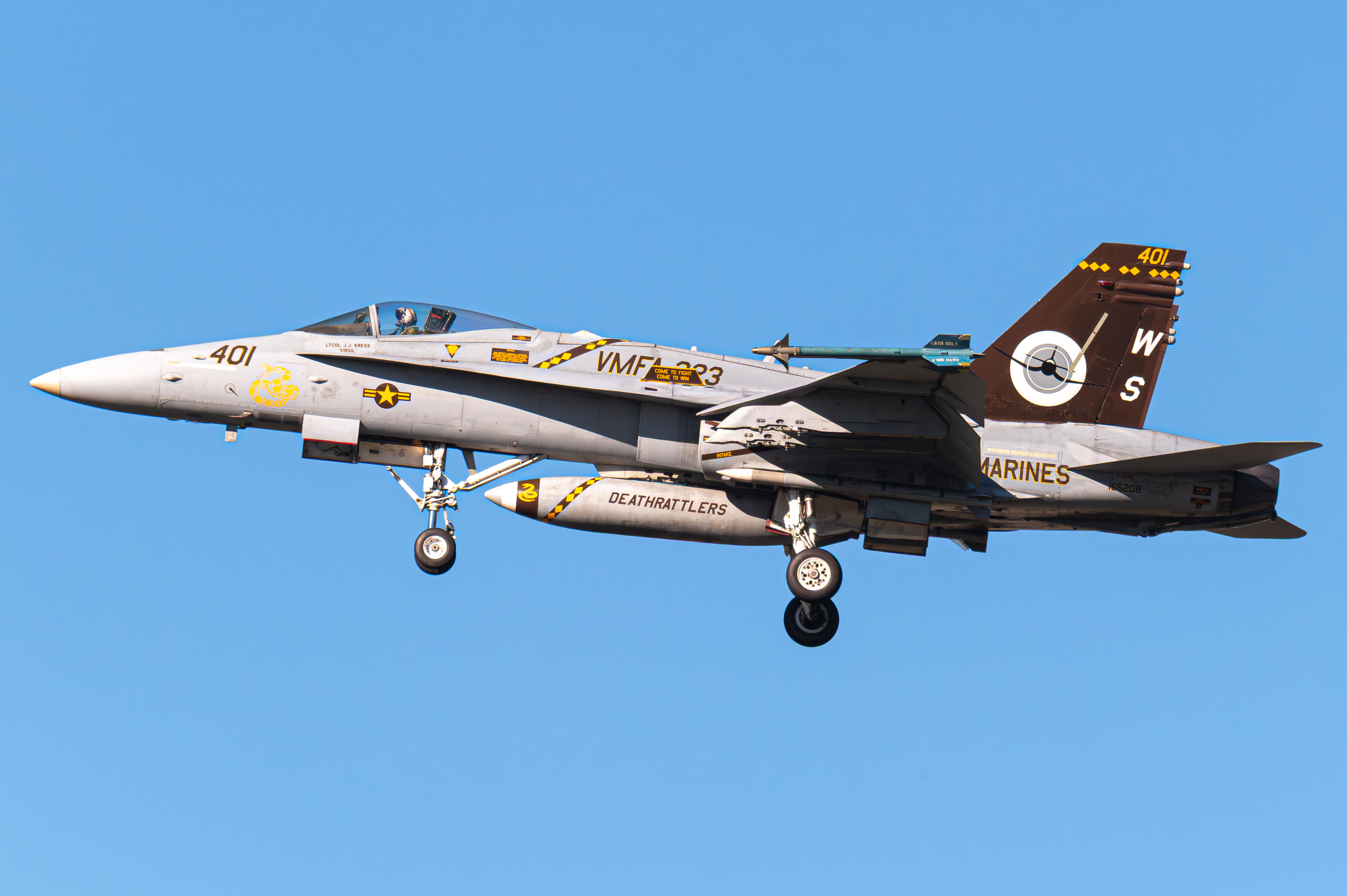 Full size: USMC - United States Marine Corp McDonnel Douglas F/A-18 Hornet 165208  at Miramar MCAS (Joe Foss Field) Airport