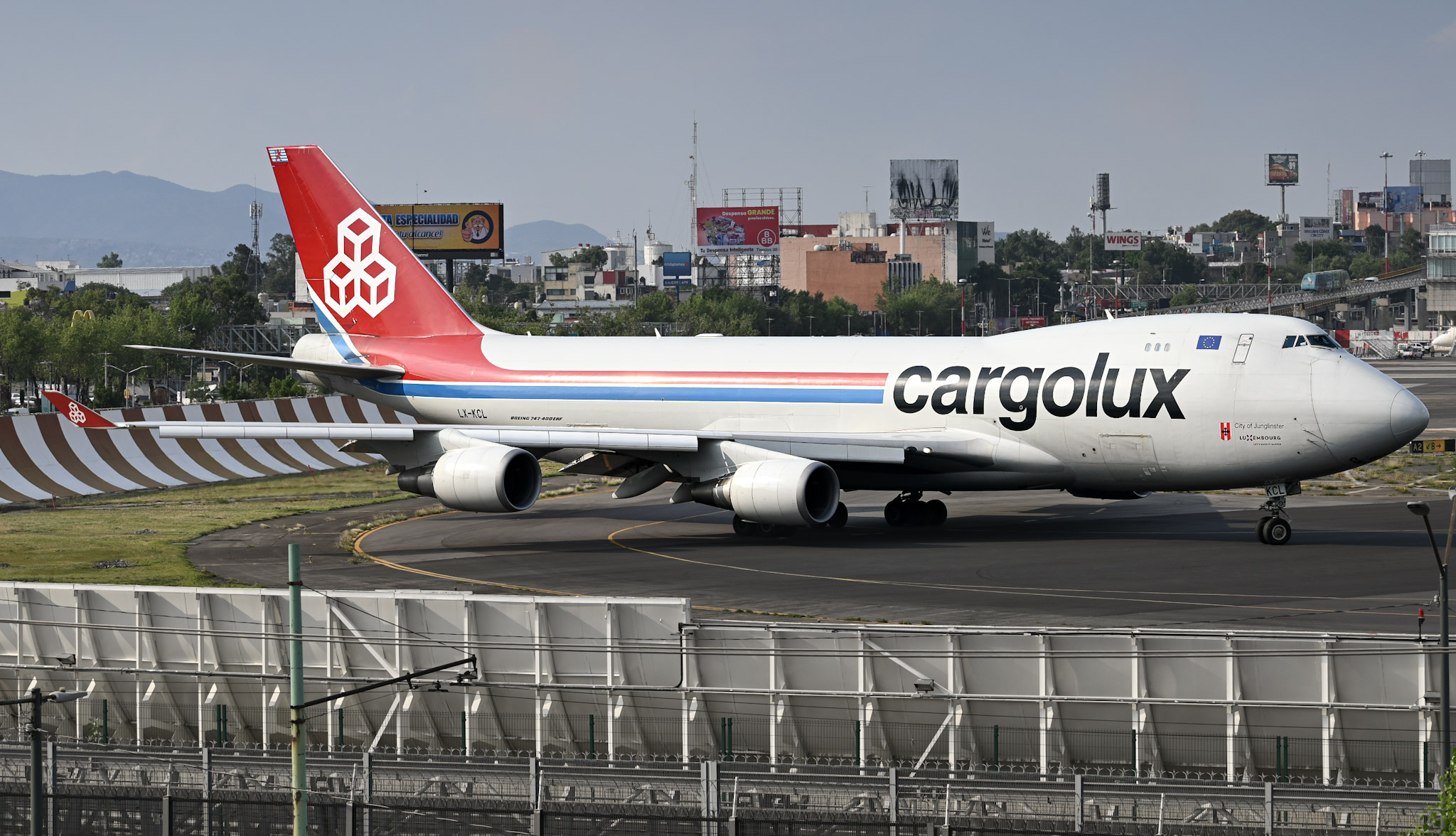 Full size: CargoLux Boeing 747-400ER F LX-KCL at Mexico City International Airport