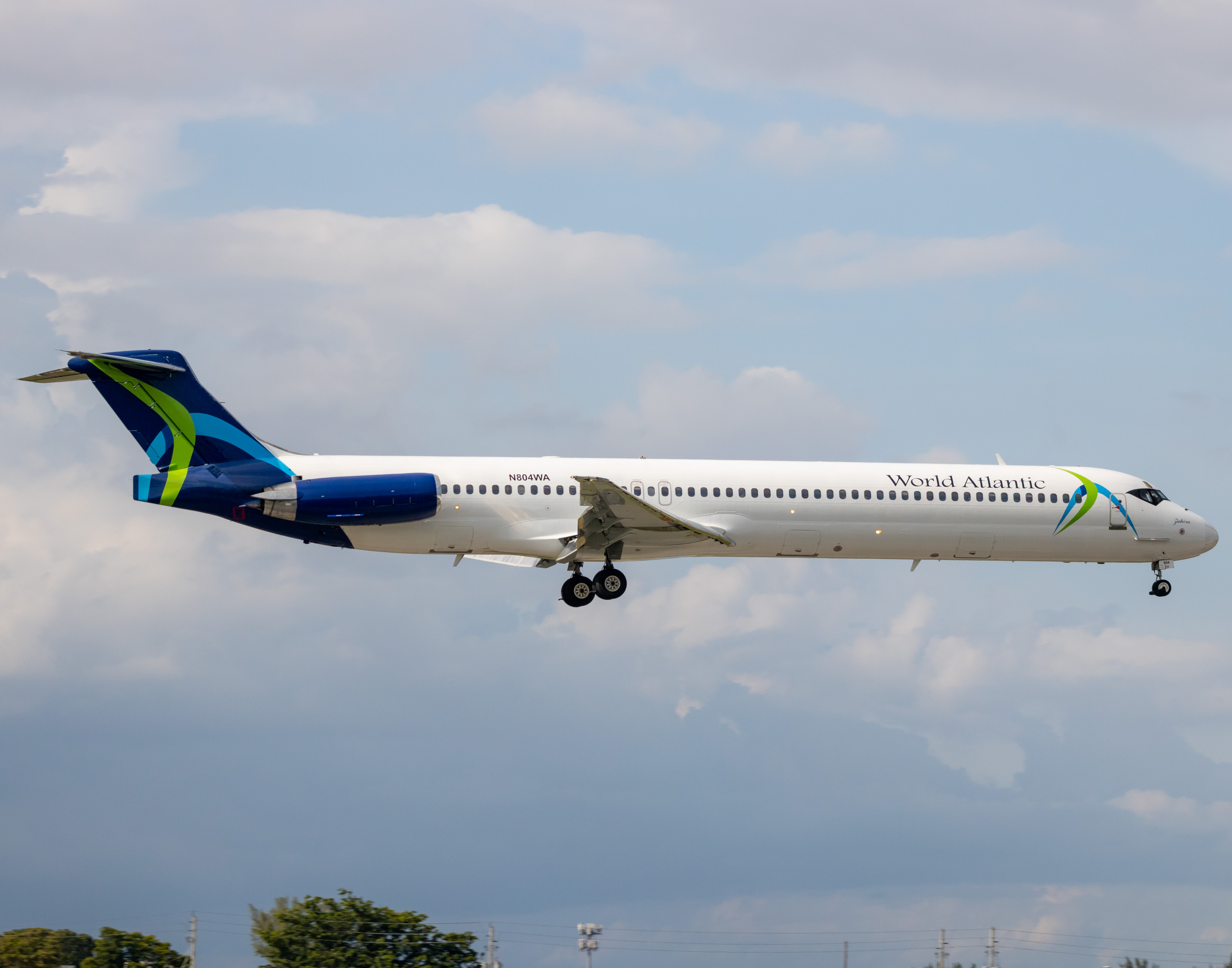 Full size: World Atlantic Airlines McDonnell Douglas MD-83 N804WA at Miami International Airport