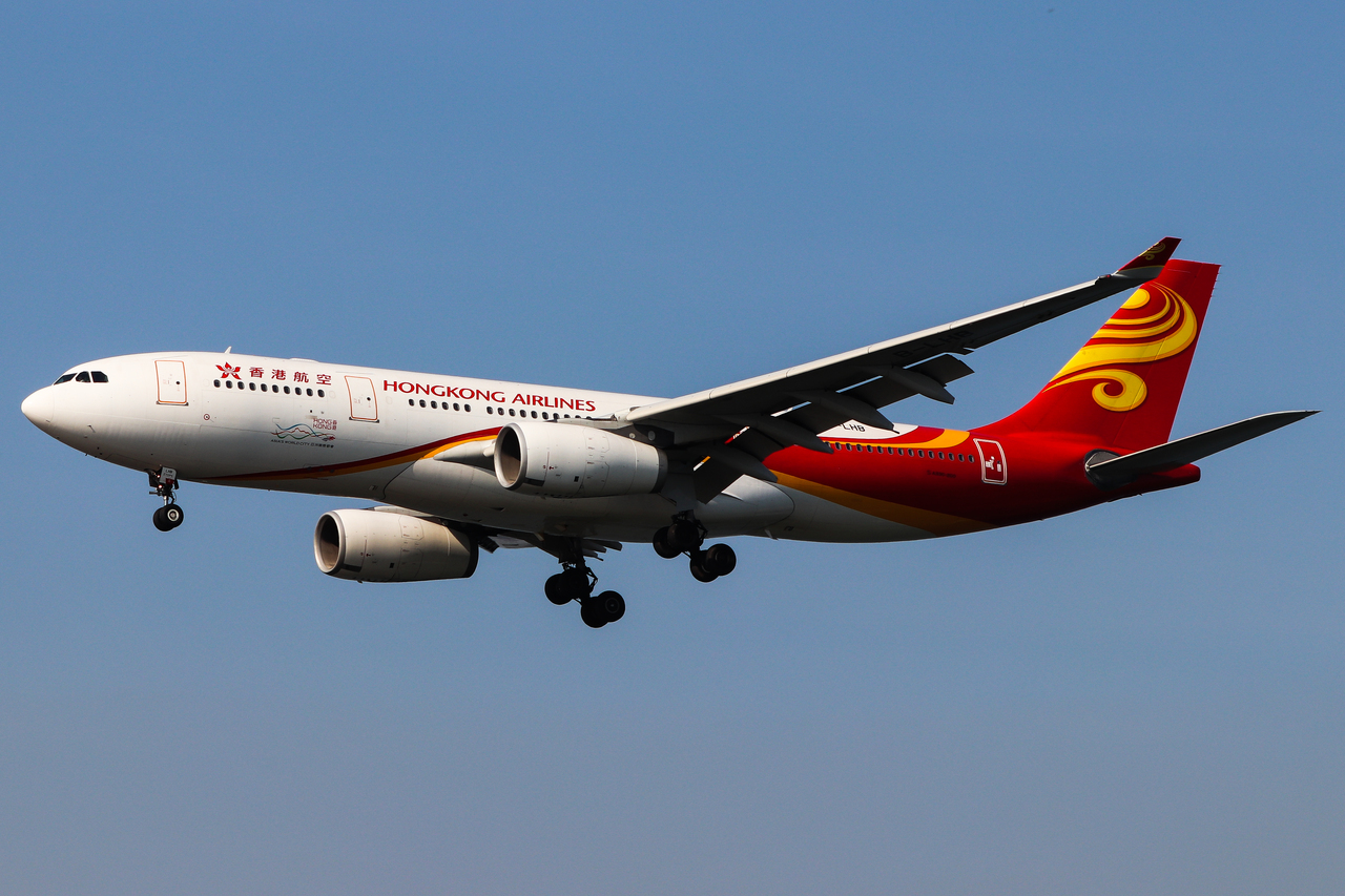 Full size: Hong Kong Airlines Airbus A330-200 B-LHB at Hong Kong International Airport