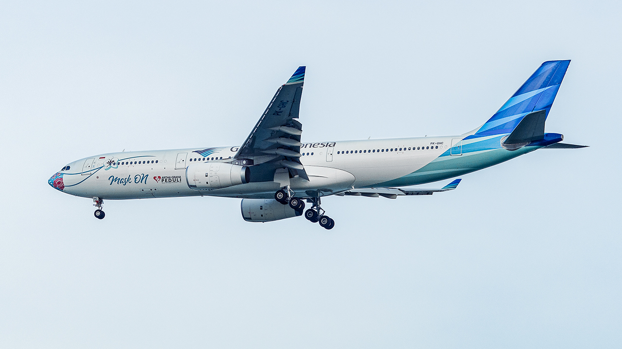 Full size: Garuda Indonesia Airbus A330-300 PK-GHC at Singapore-Changi Airport