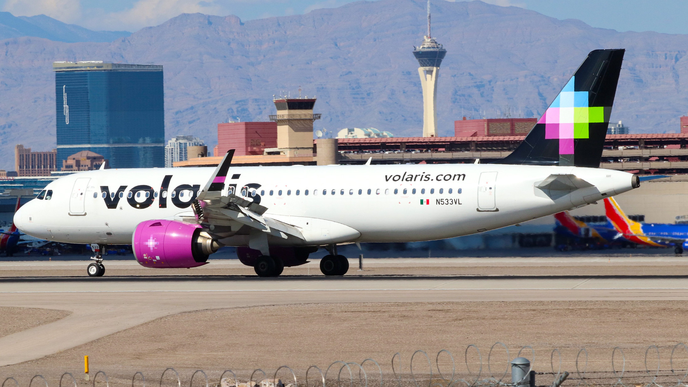 Full size: Volaris Airbus A320NEO N533VL at Harry Reid International Airport