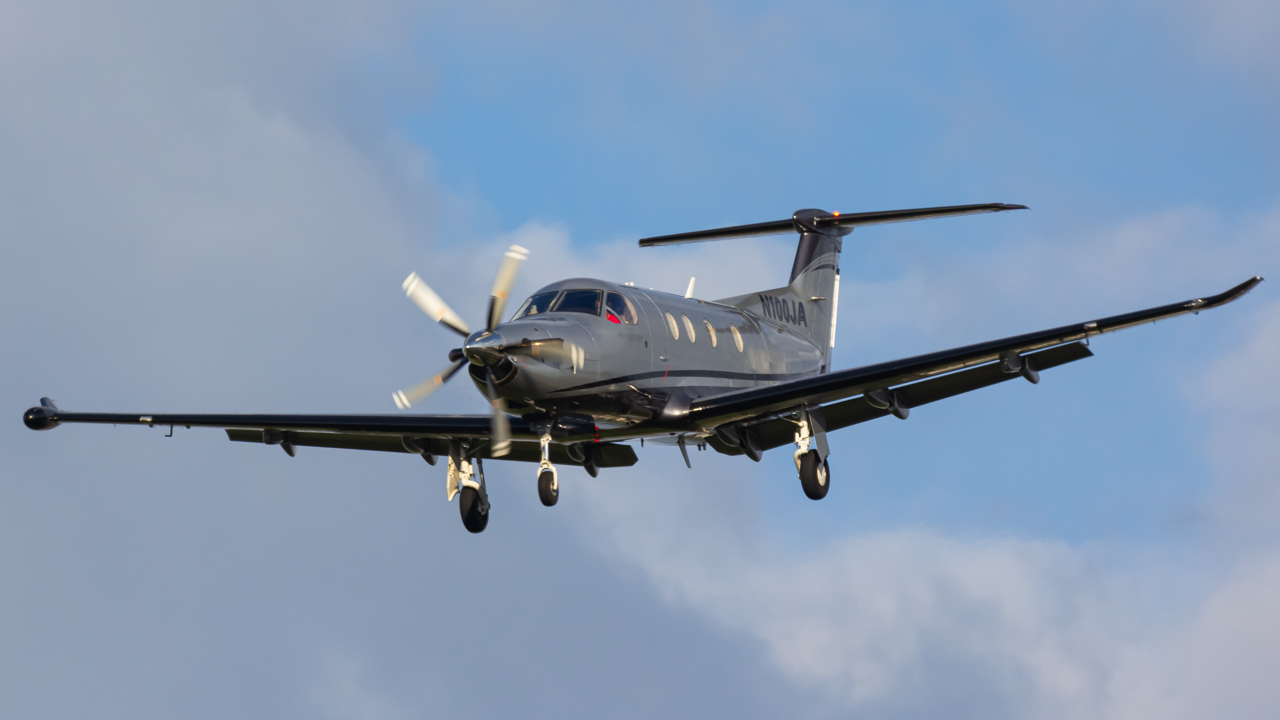 Full size: PRIVATE Pilatus PC-12 N100JA at John Glenn Columbus International Airport