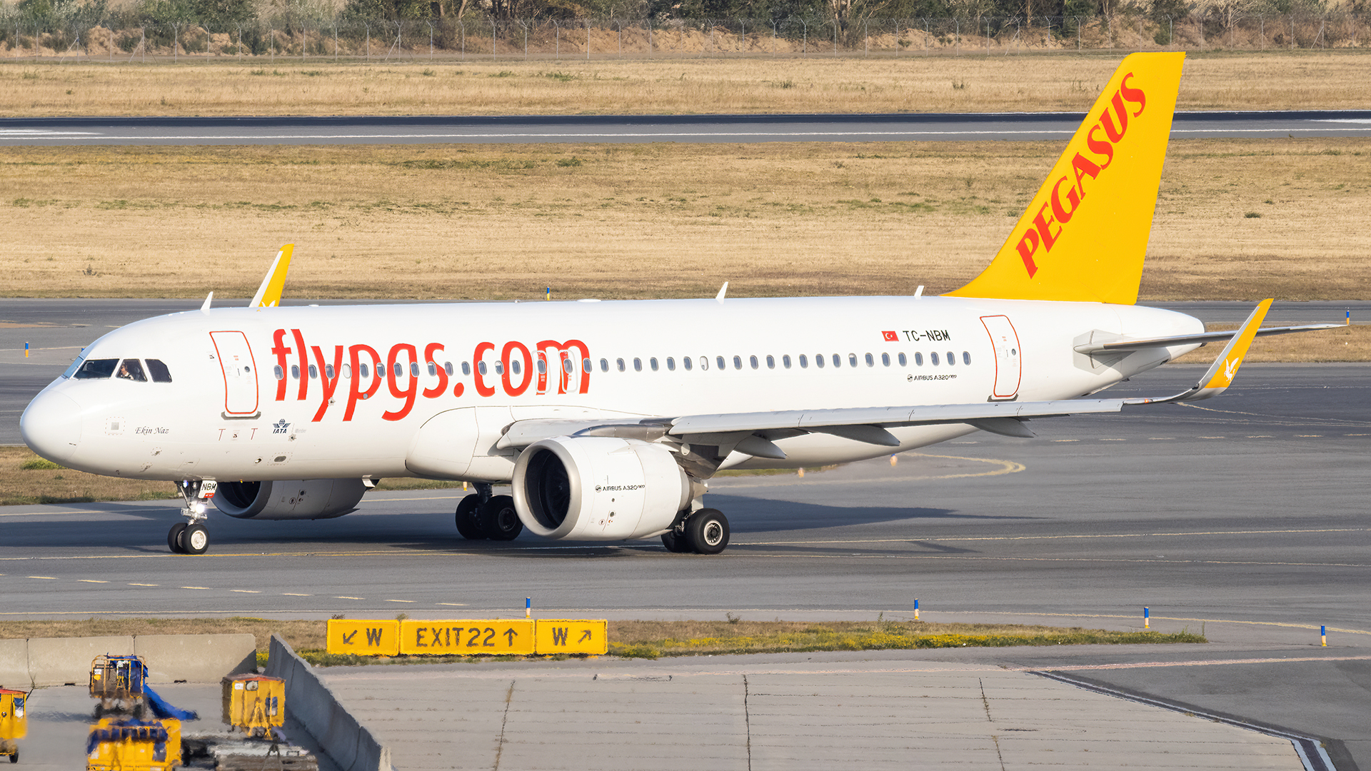 Full size: Pegasus Air Airbus A320NEO TC-NBM at Vienna International Airport