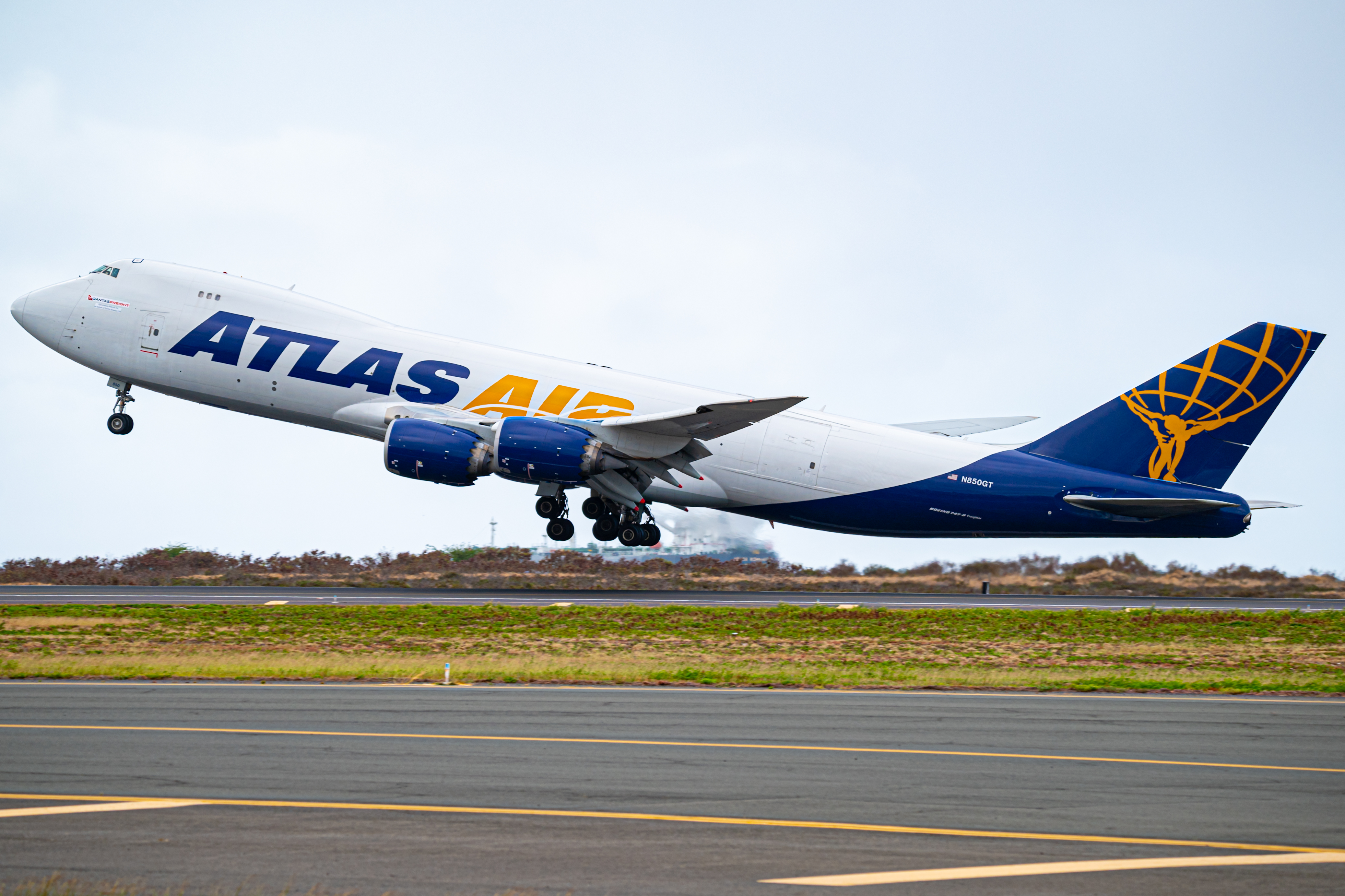 Full size: Atlas Air Boeing 747-8F N850GT at Daniel K Inouye International Airport