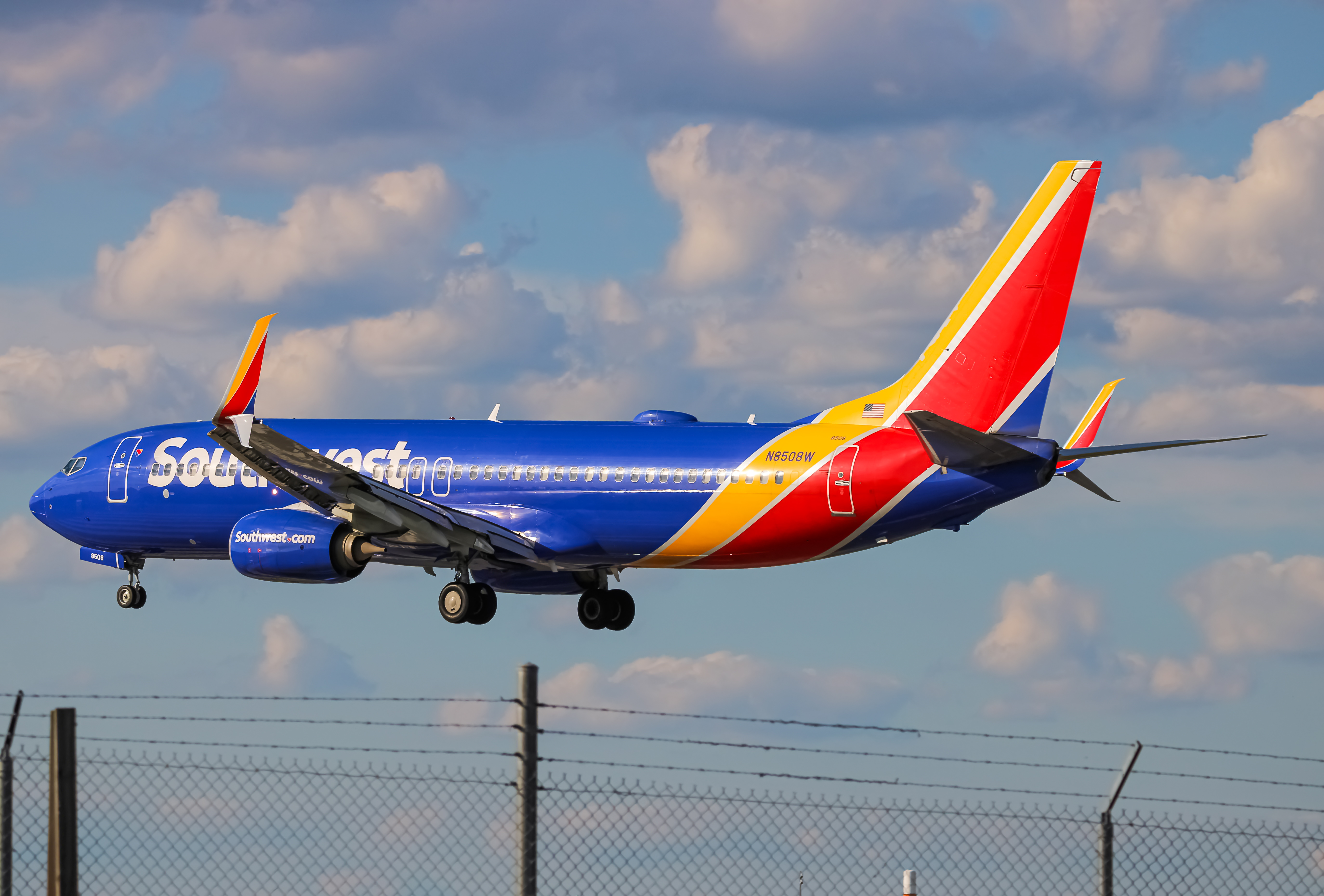 Full size: Southwest Airlines Boeing 737-800 N8508W at Baltimore/Washington International Thurgood Marshall Airport