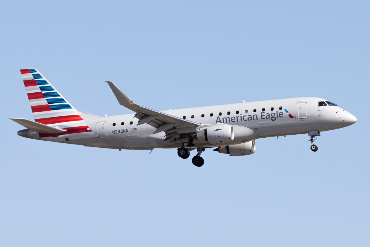 Full size: American Eagle Embraer E175 N292NN at Boise Air Terminal/Gowen Field