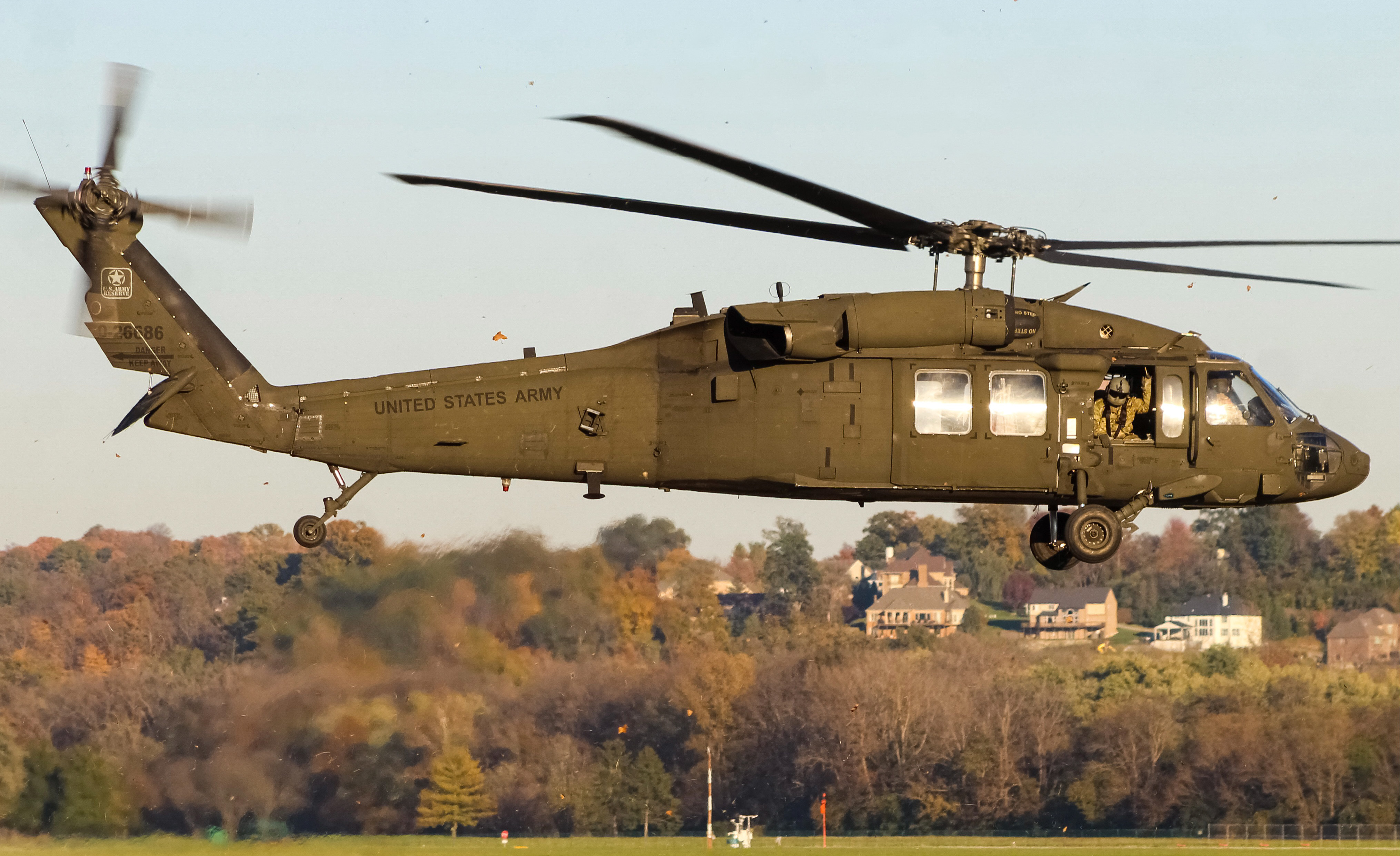 Full size: US Army UH-60 Blackhawk 0-26686 at Cincinnati Municipal Airport/Lunken Field