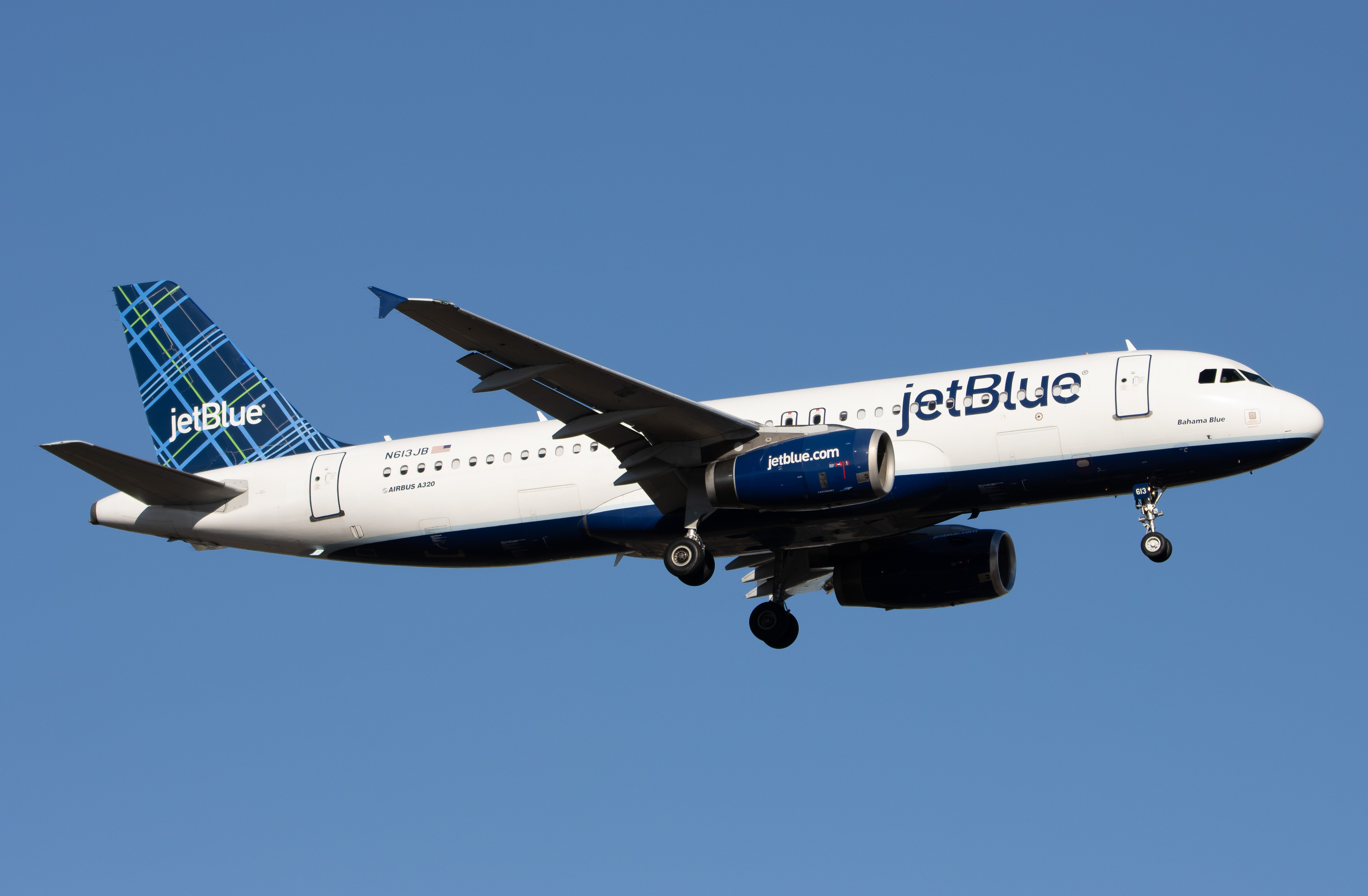 Full size: JetBlue Airways Airbus A320 N613JB at Newark Liberty International Airport
