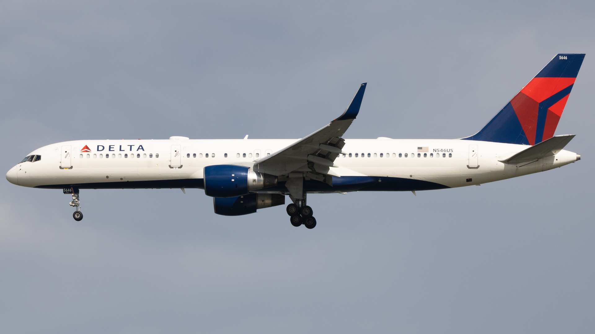 Full size: Delta Airlines Boeing 757-200 N546US at Ronald Reagan National Airport