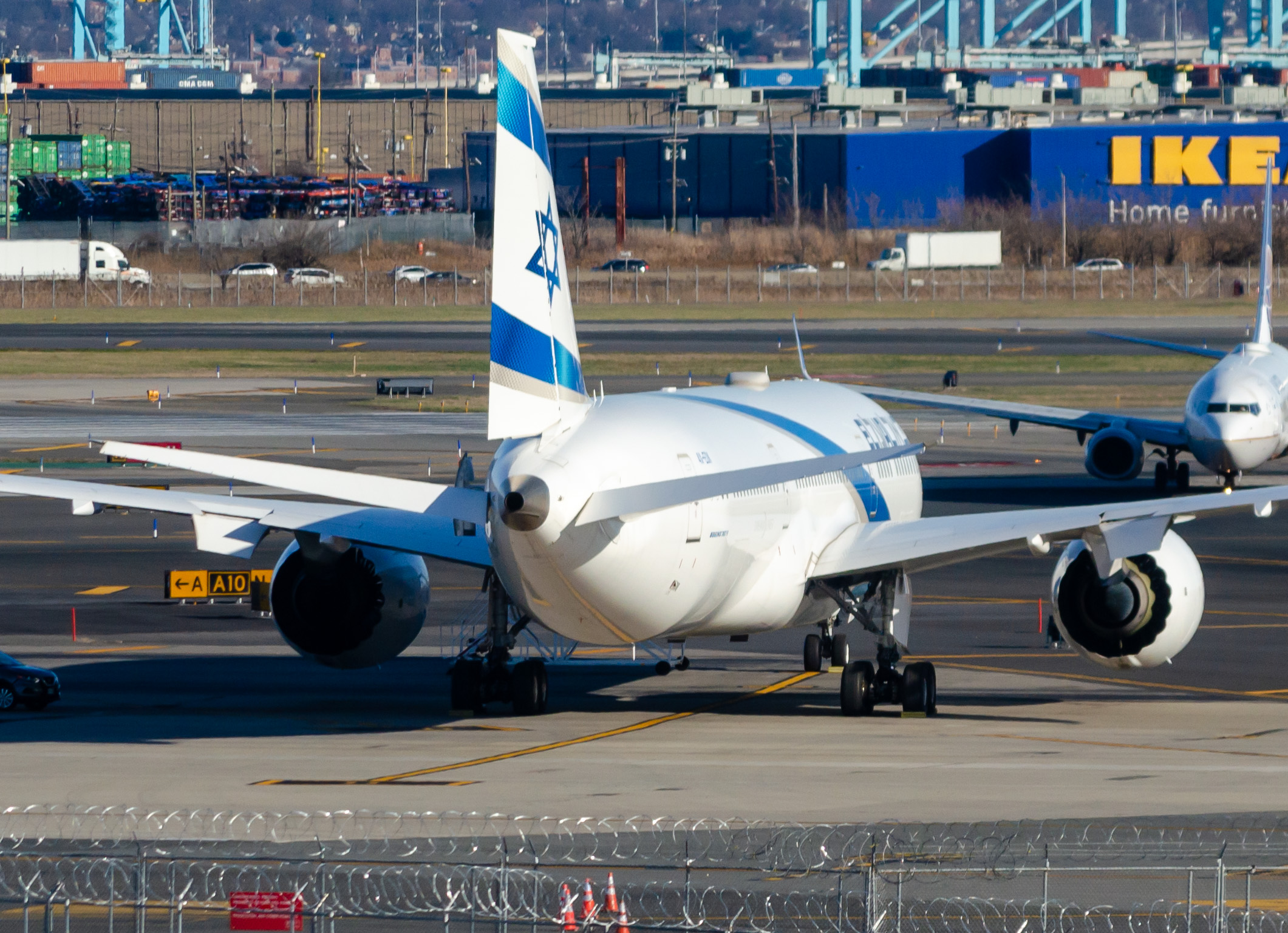 Full size: El Al Boeing 787-9 4X-EDK  at Newark Liberty International Airport
