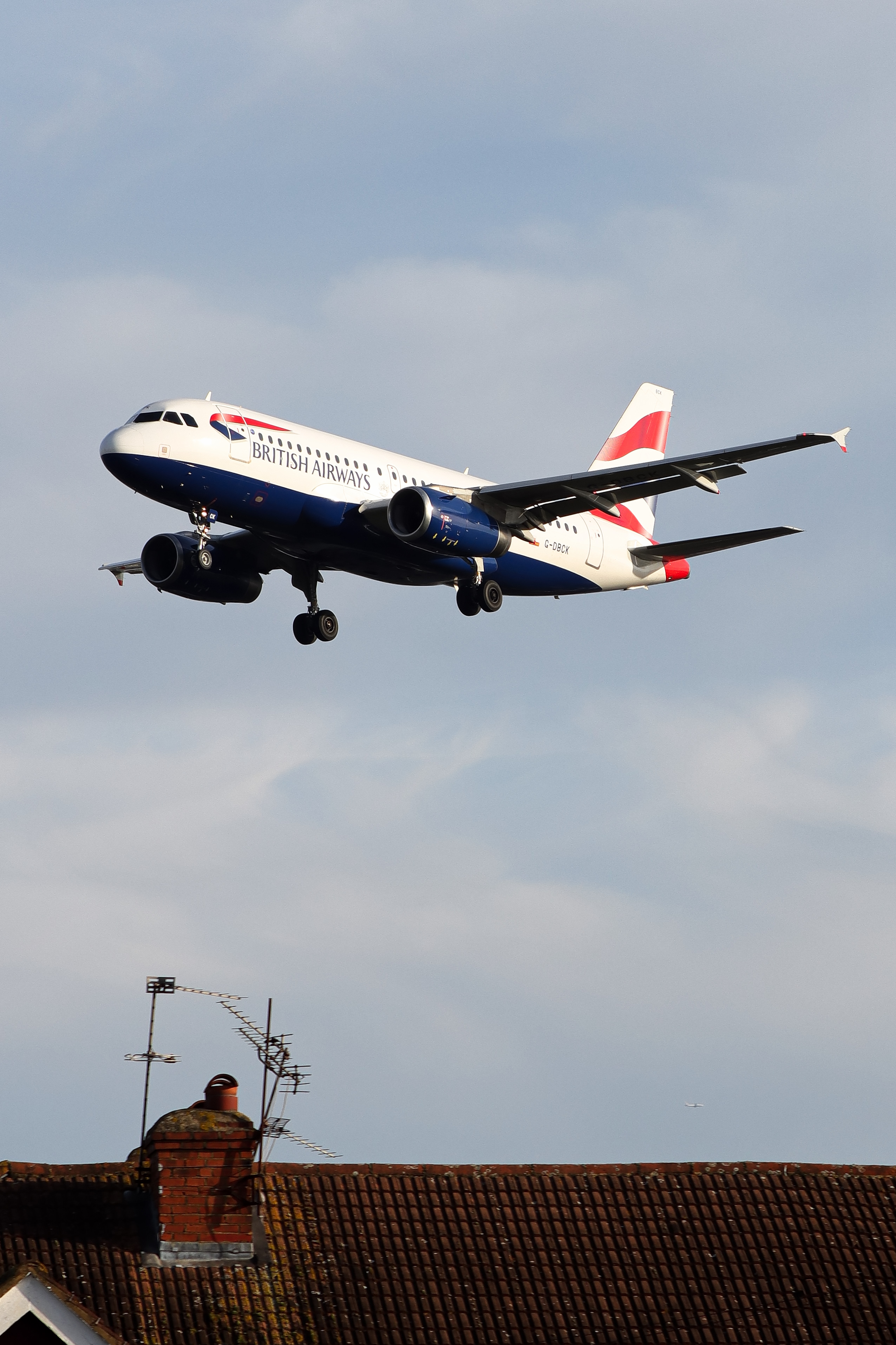 Full size: British Airways Airbus A319 G-DBCK at London Heathrow International Airport