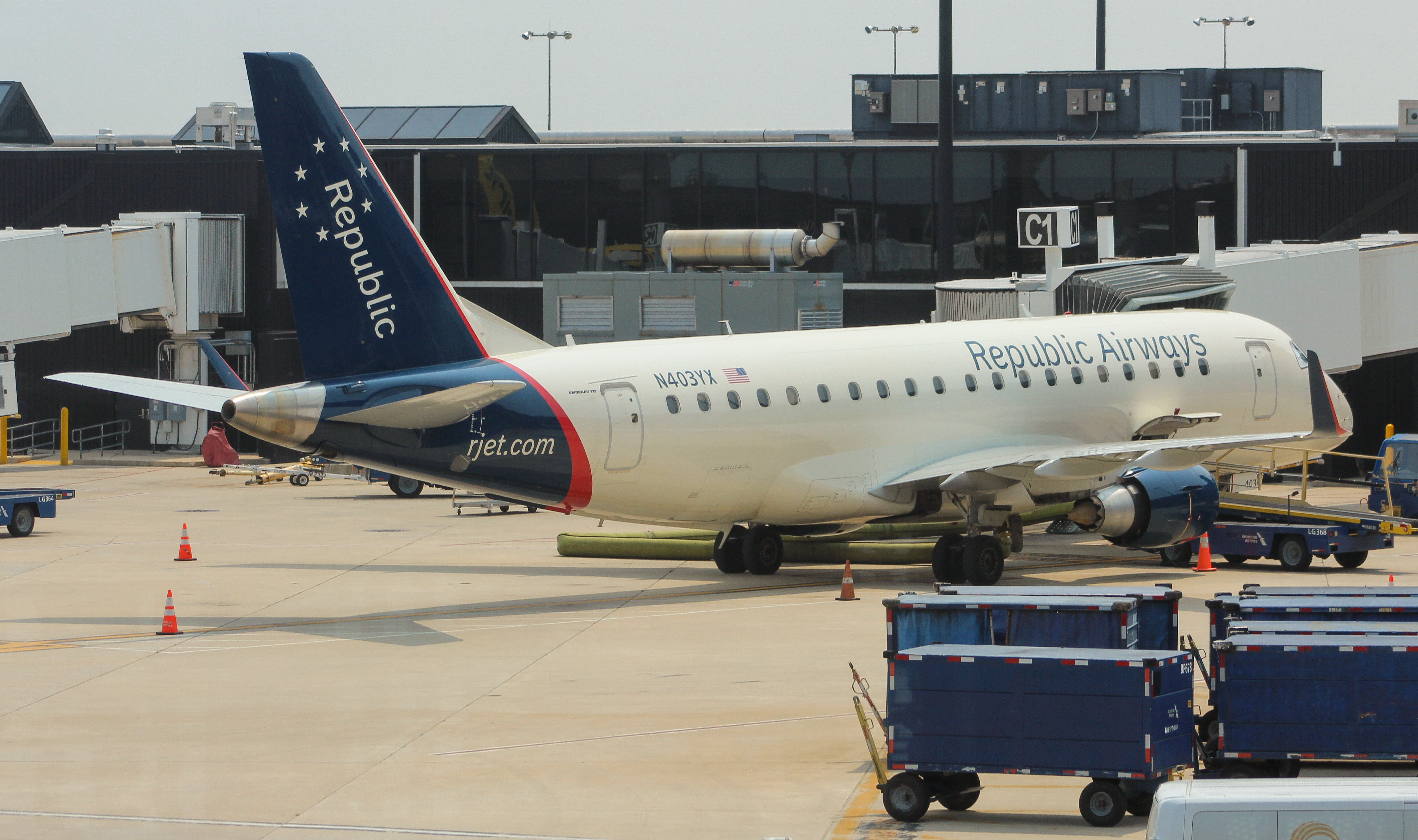 Full size: Republic Airways Embraer E170 N403YX at Baltimore/Washington International Thurgood Marshall Airport