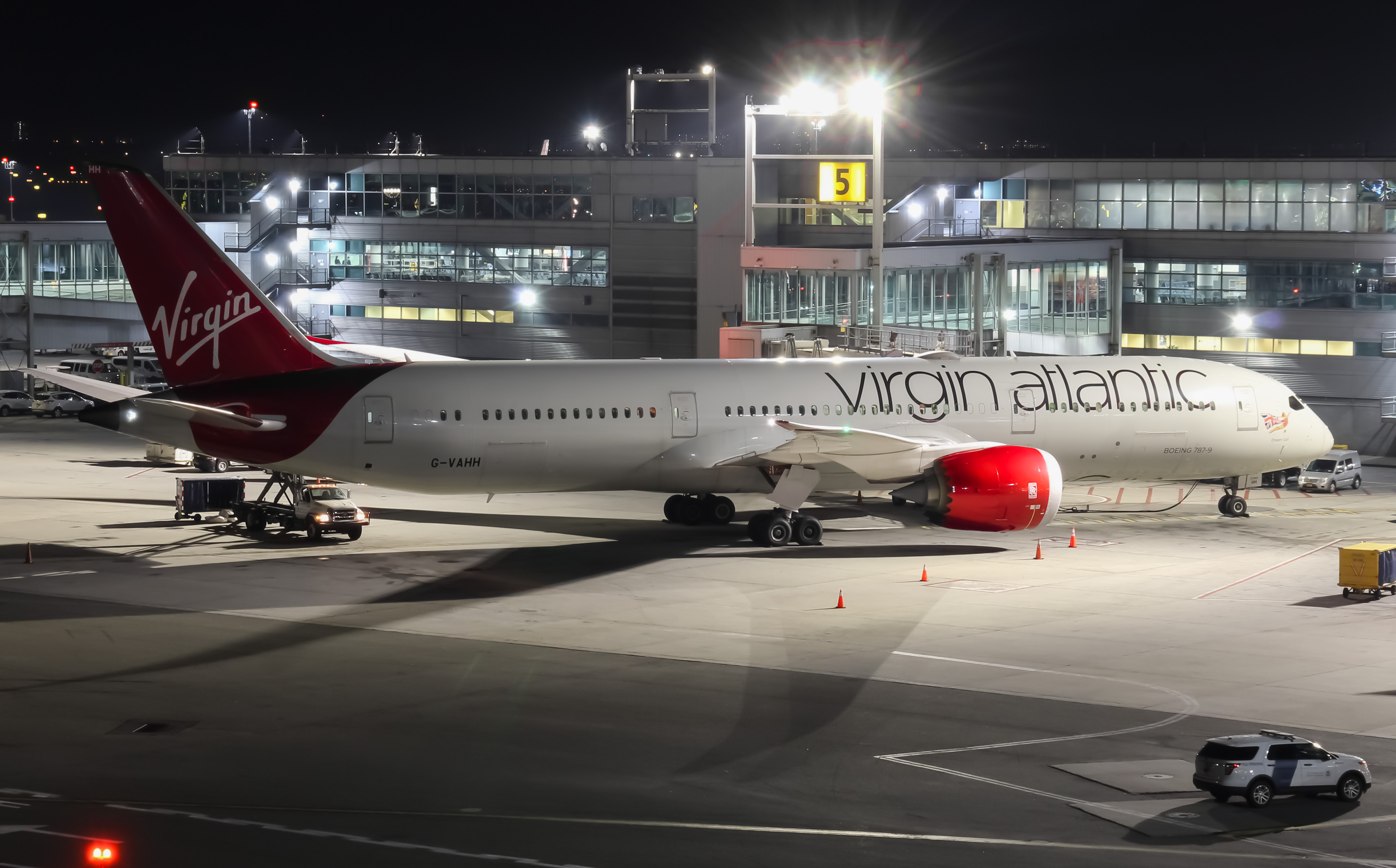 Full size: Virgin Atlantic Boeing 787-9 G-VAHH at John F. Kennedy International Airport