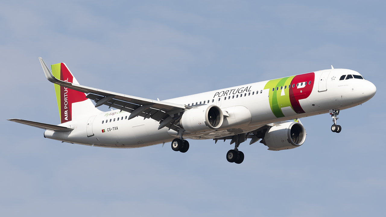 Full size: TAP Air Portugal Airbus A321NEO CS-TXA at Washington Dulles International Airport