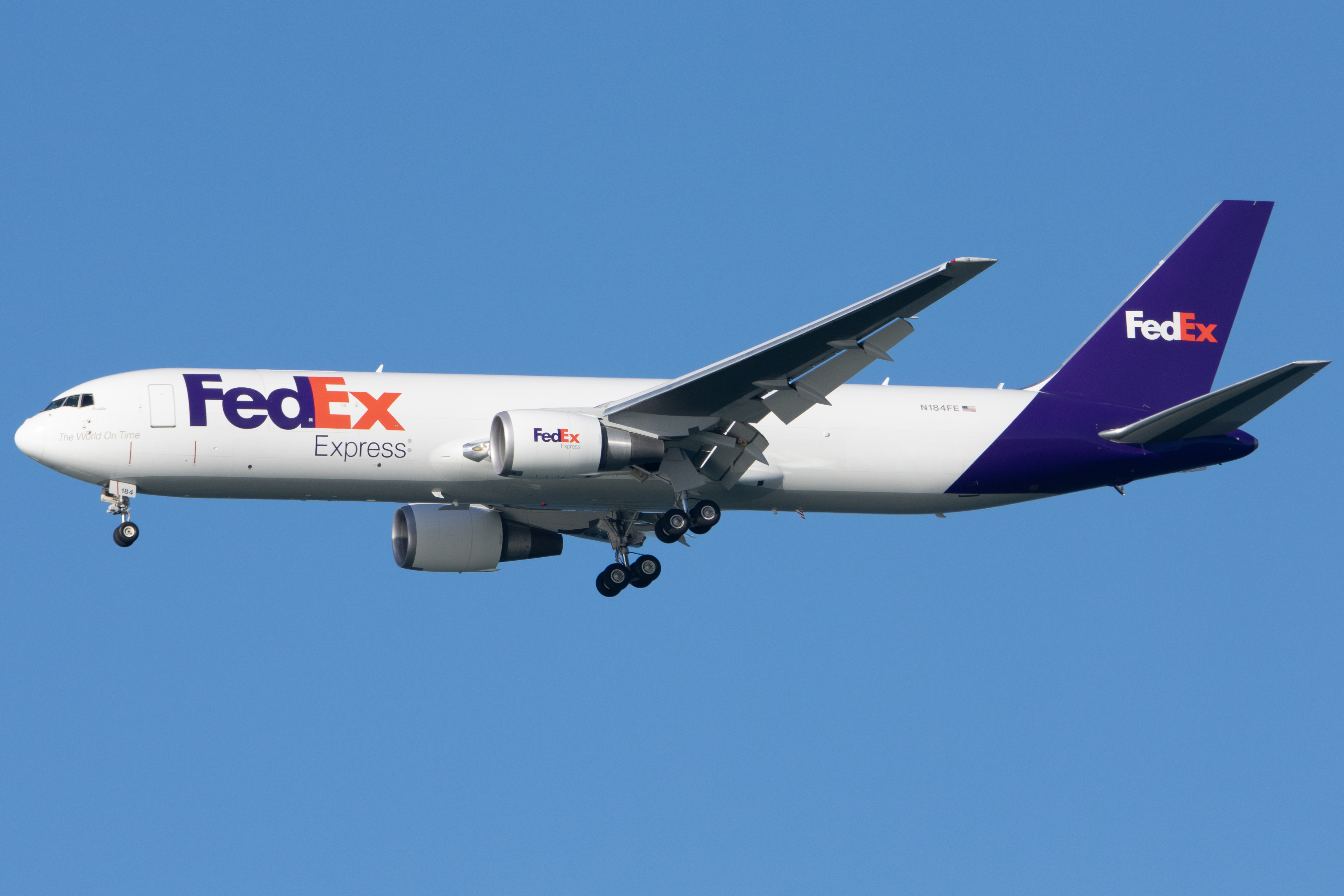 Full size: FedEx Boeing 767-300F N184FE at San Francisco International Airport