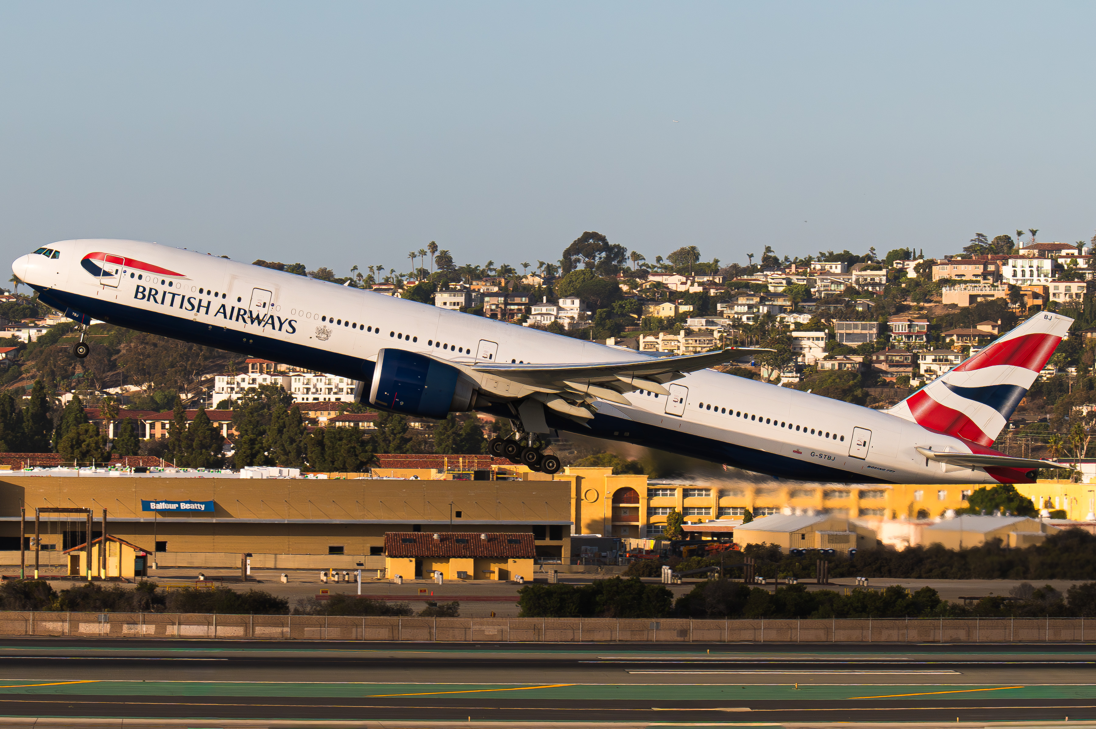 Full size: British Airways Boeing 777-300ER G-STBJ at San Diego International Airport