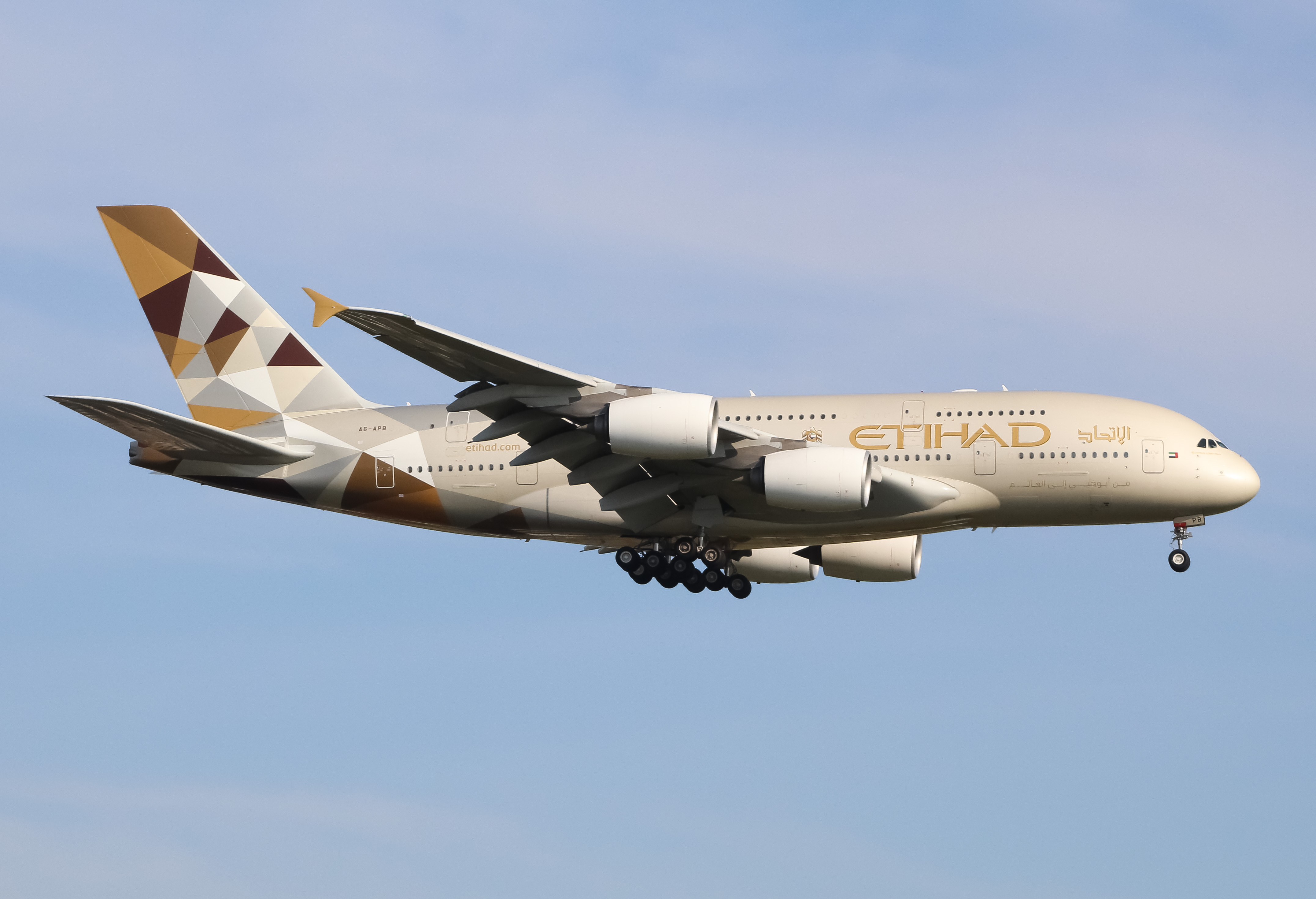 Full size: Etihad Airways Airbus A380-800 A6-APB at John F. Kennedy International Airport