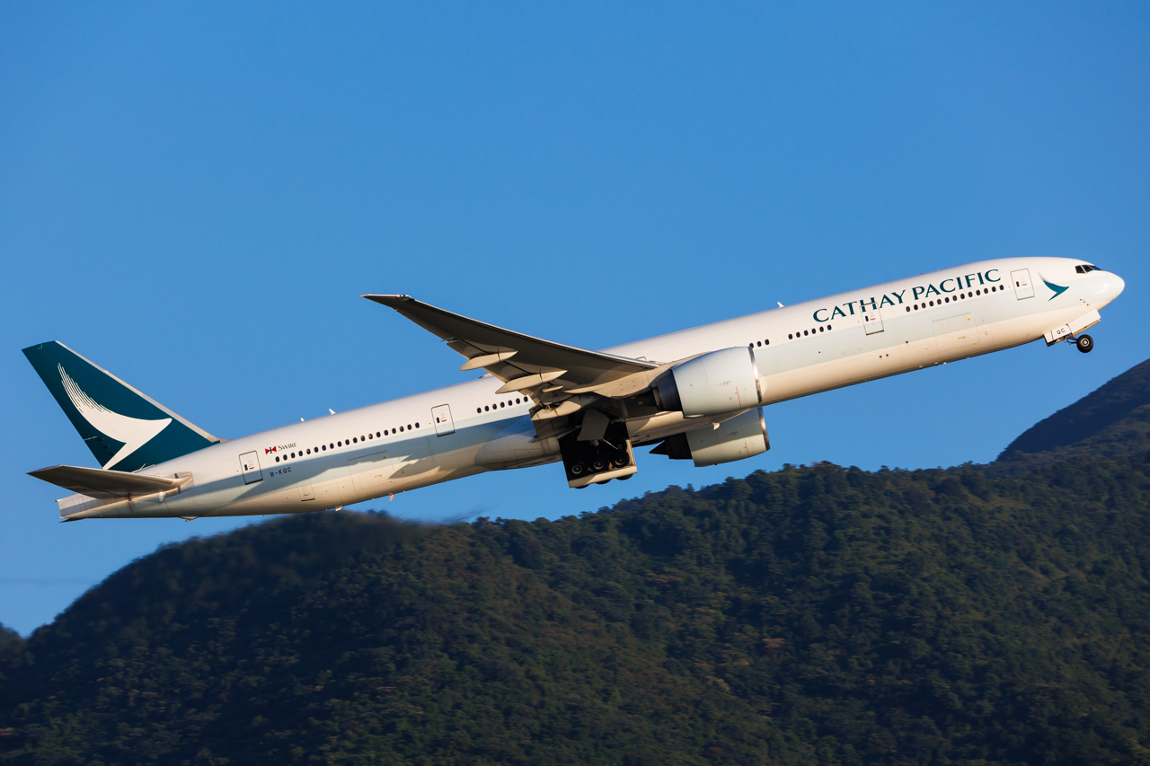 Full size: Cathay Pacific Boeing 777-300ER B-KQC at Hong Kong International Airport