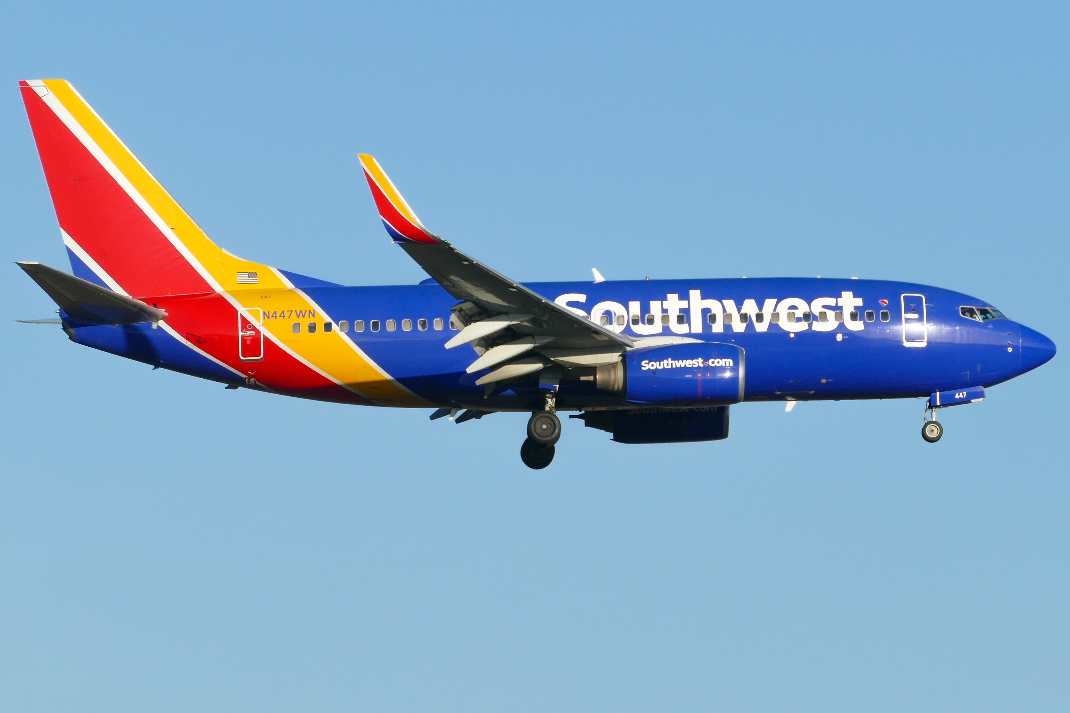 Full size: Southwest Airlines Boeing 737-700 N447WN at Austin-Bergstrom International Airport