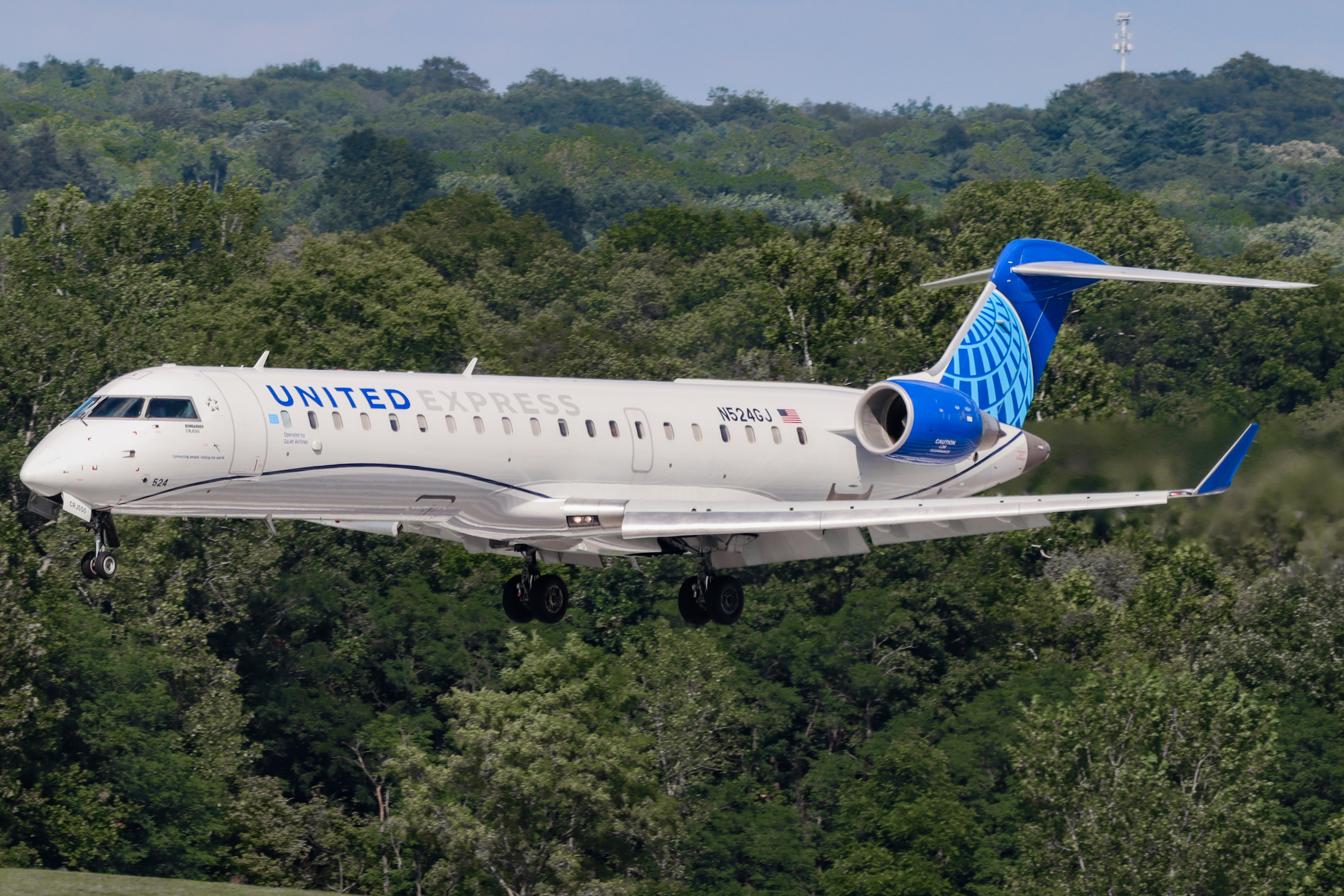 Full size: United Express Mitsubishi CRJ-550 N524GJ at John Glenn Columbus International Airport
