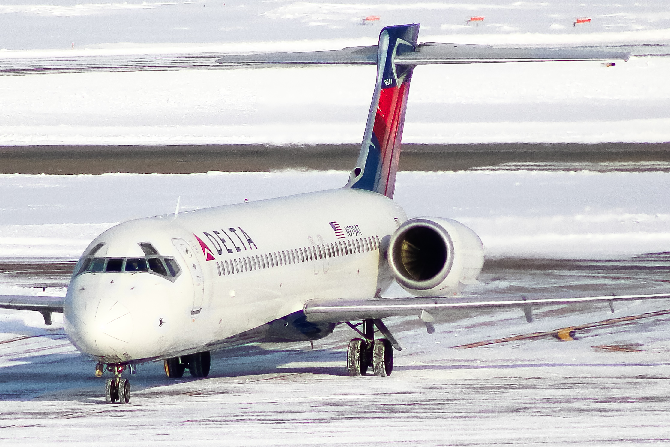 Full size: Delta Airlines Boeing 717-200 N979AT at General Mitchell International Airport