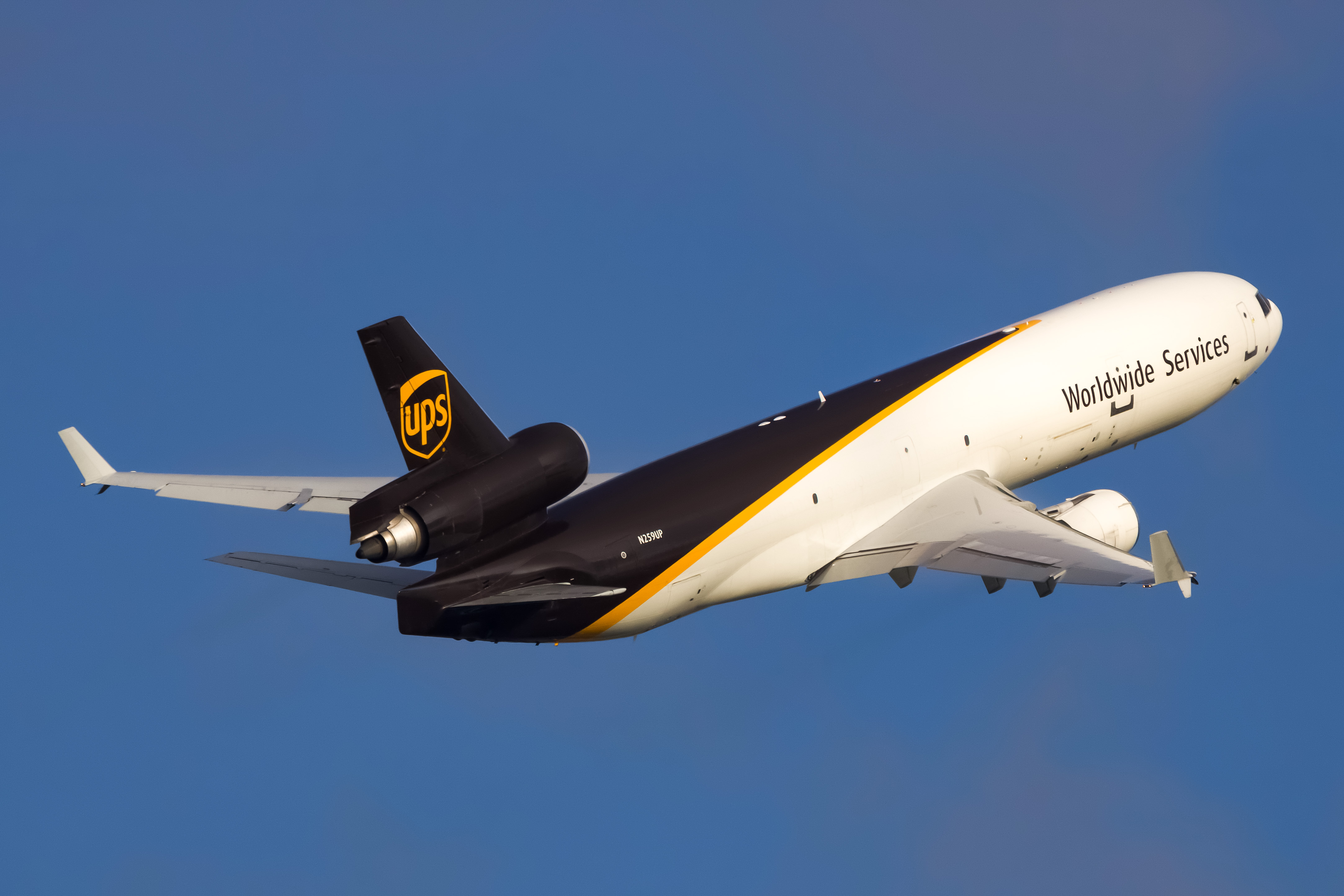 Full size: United Parcel Service McDonnell Douglas MD-11F N259UP at Dallas-Fort Worth International Airport