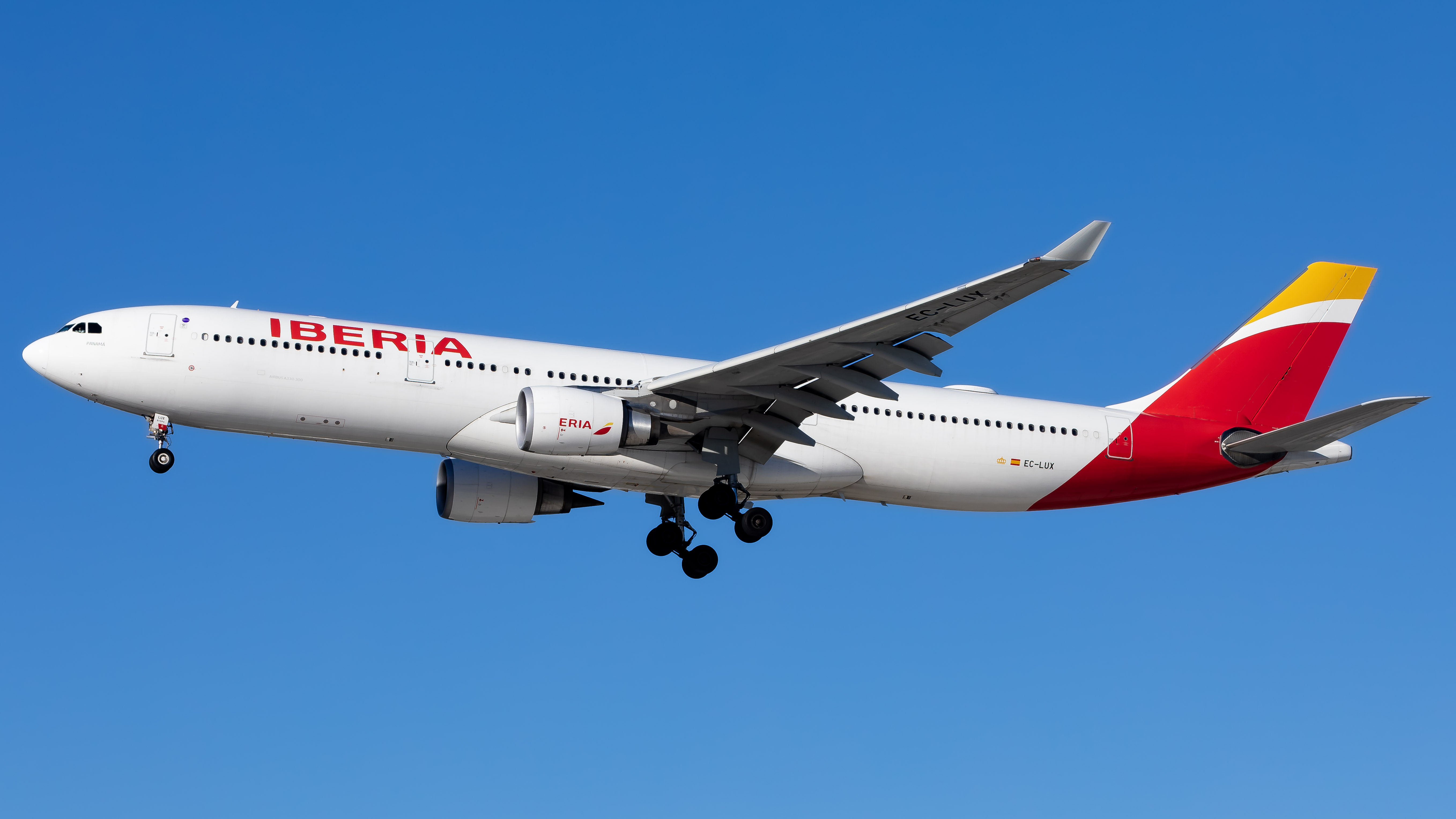 Full size: Iberia Airbus A330-300 EC-LUX at Miami International Airport