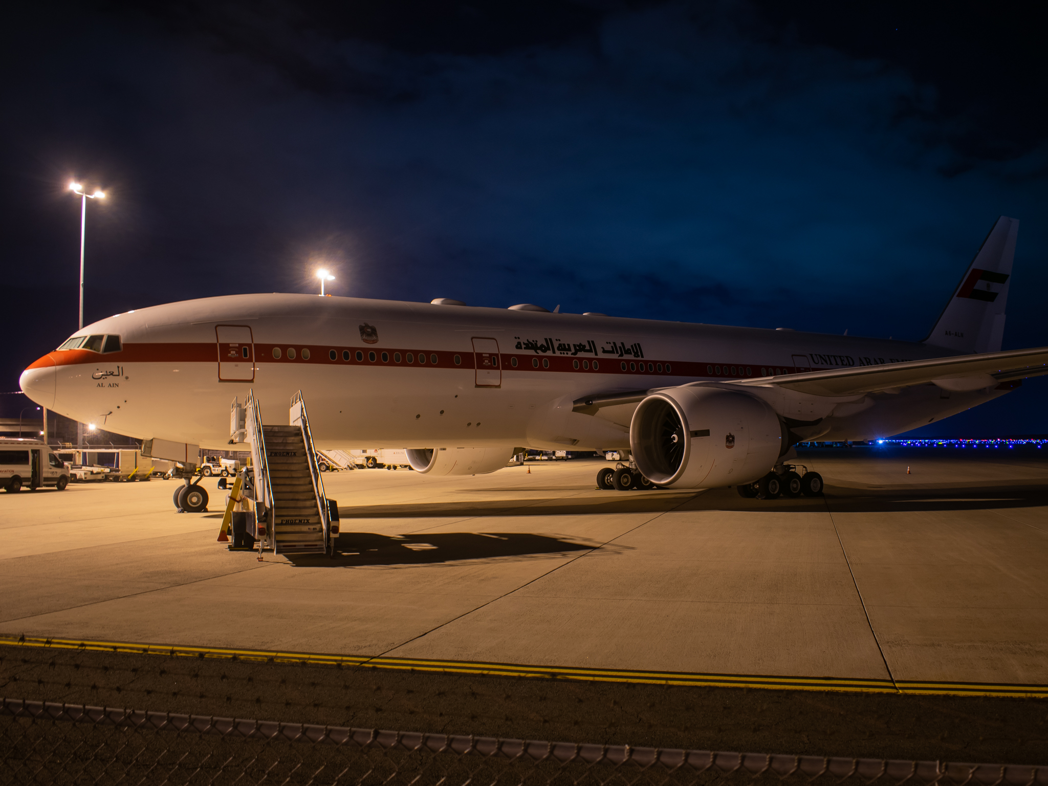 Full size: UAE Government Boeing 777-200ER A6-ALN at Washington Dulles International Airport