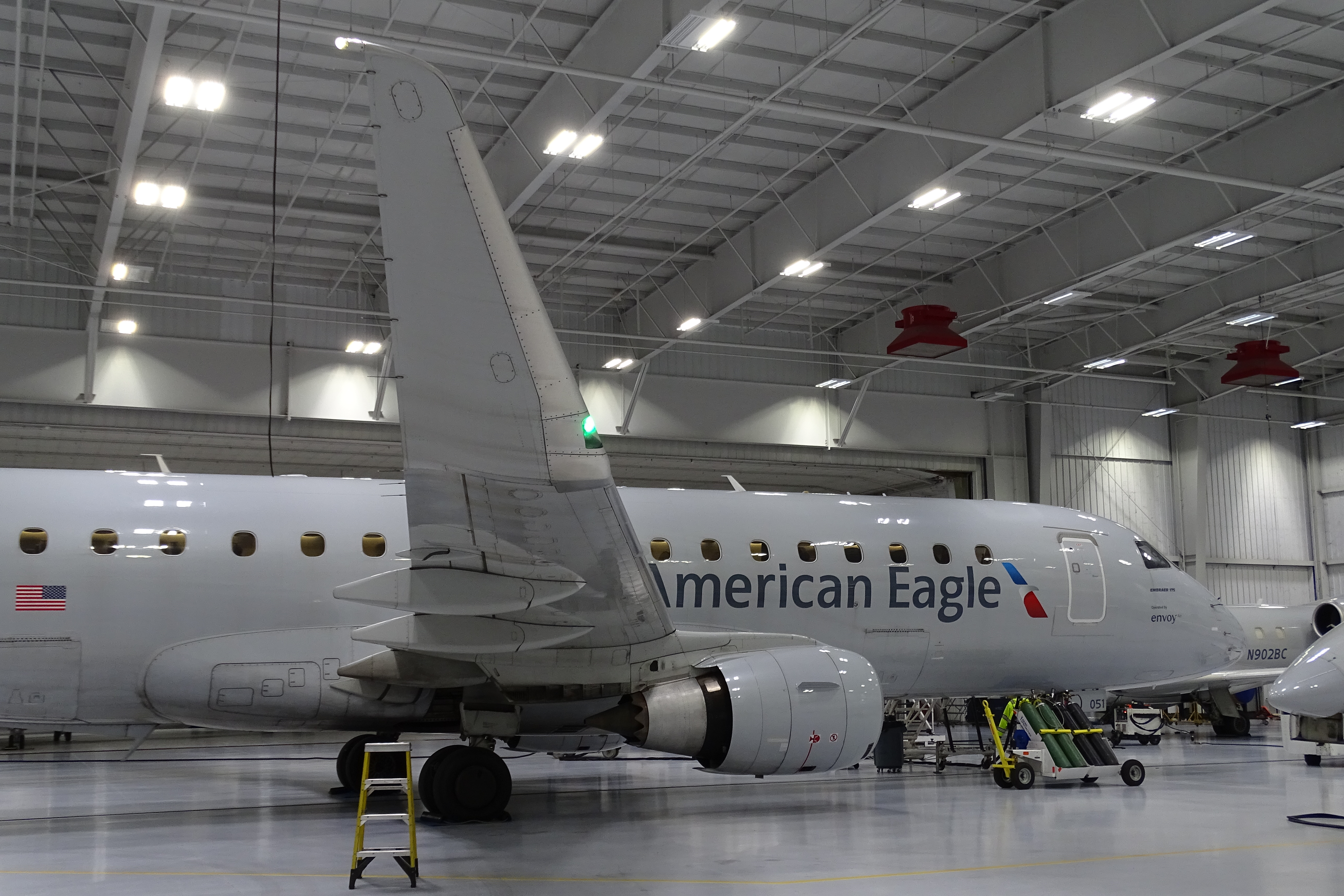 Full size: American Eagle Embraer E175 N251NN at University of Illinois-Willard Airport