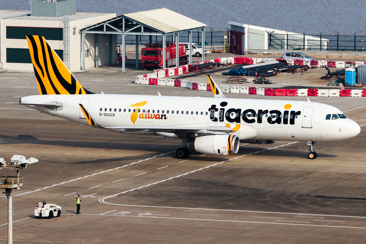 Full size: Tigerair Taiwan Airbus A320 B-50008 at Macau International Airport