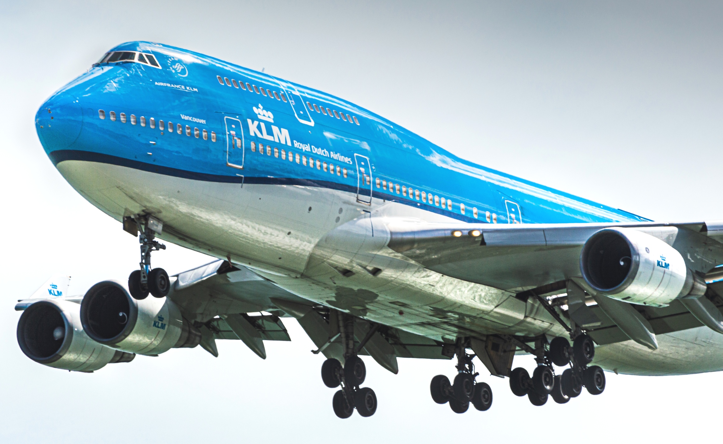 Full size: KLM Boeing 747-400 PH-BFV at Hong Kong International Airport