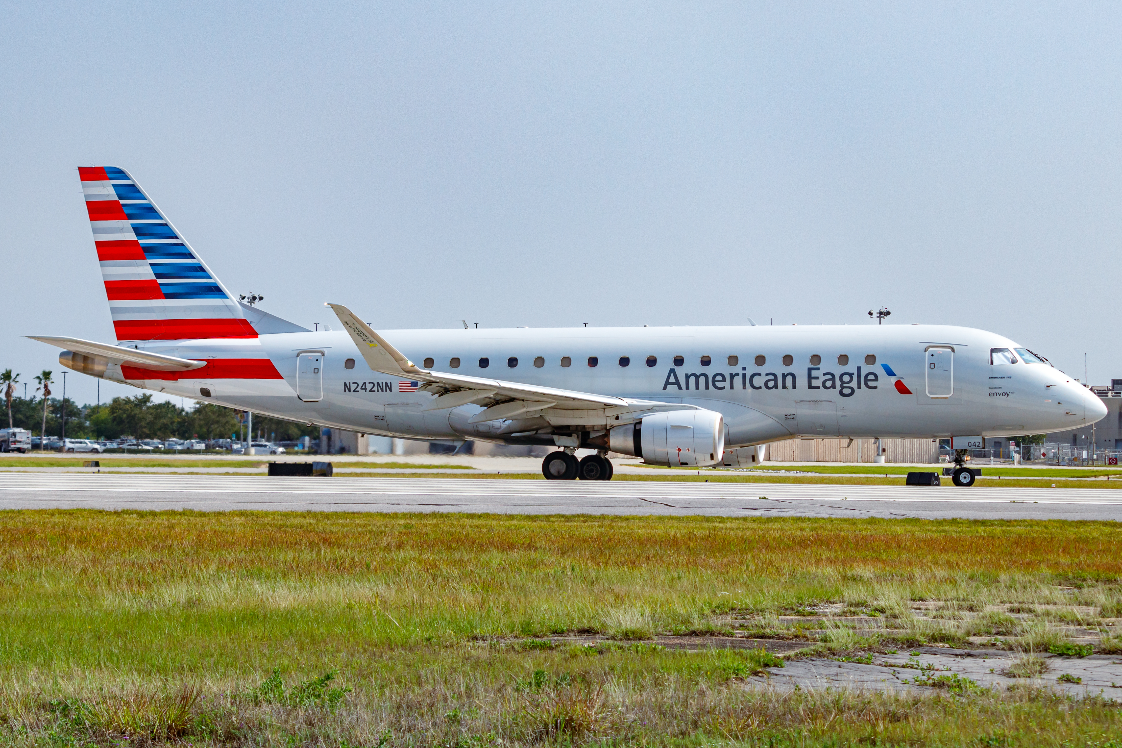 Full size: American Eagle Embraer E175 N242NN at Pensacola International Airport
