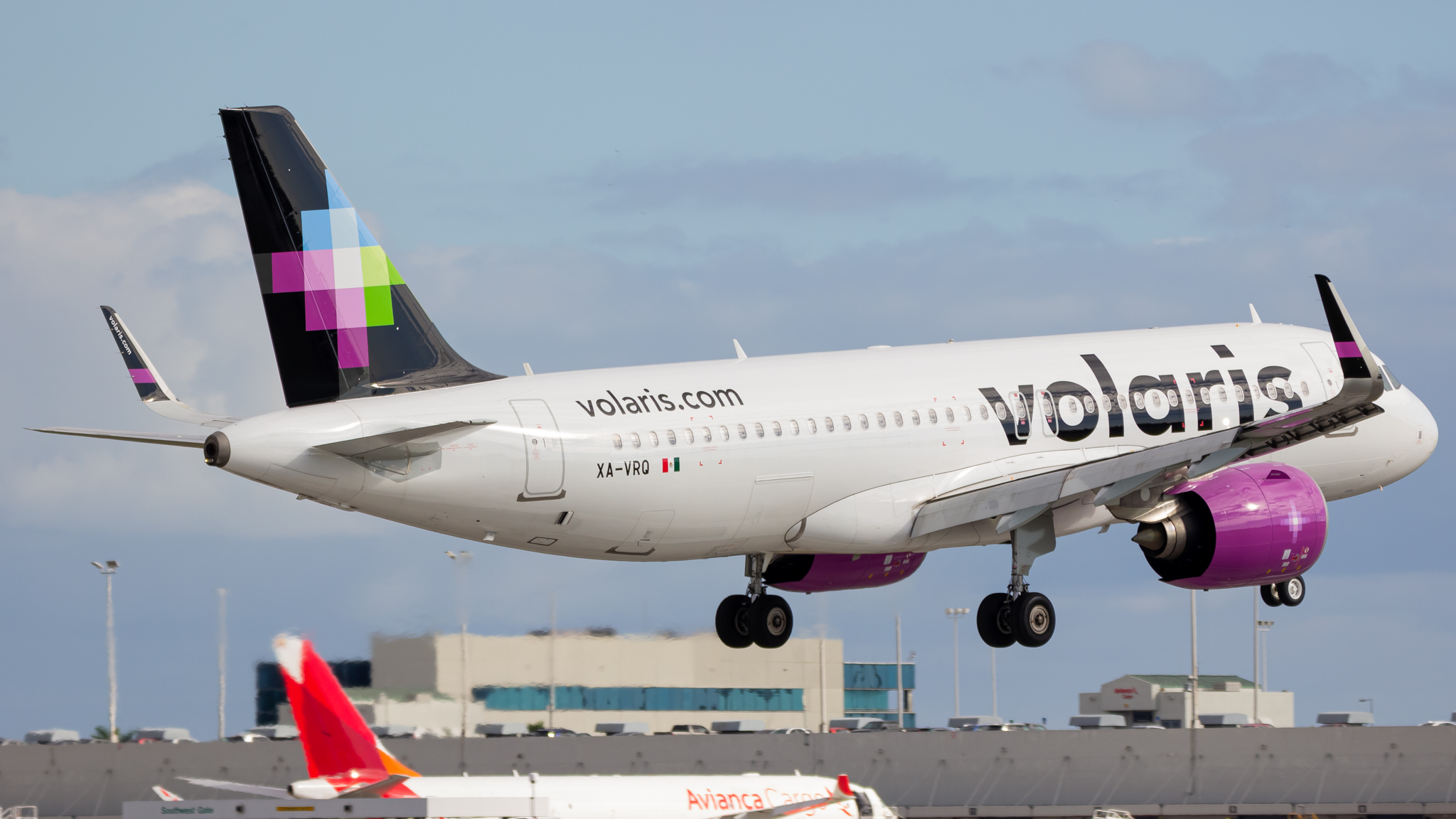 Full size: Volaris Airbus A320NEO XA-VRQ at Miami International Airport