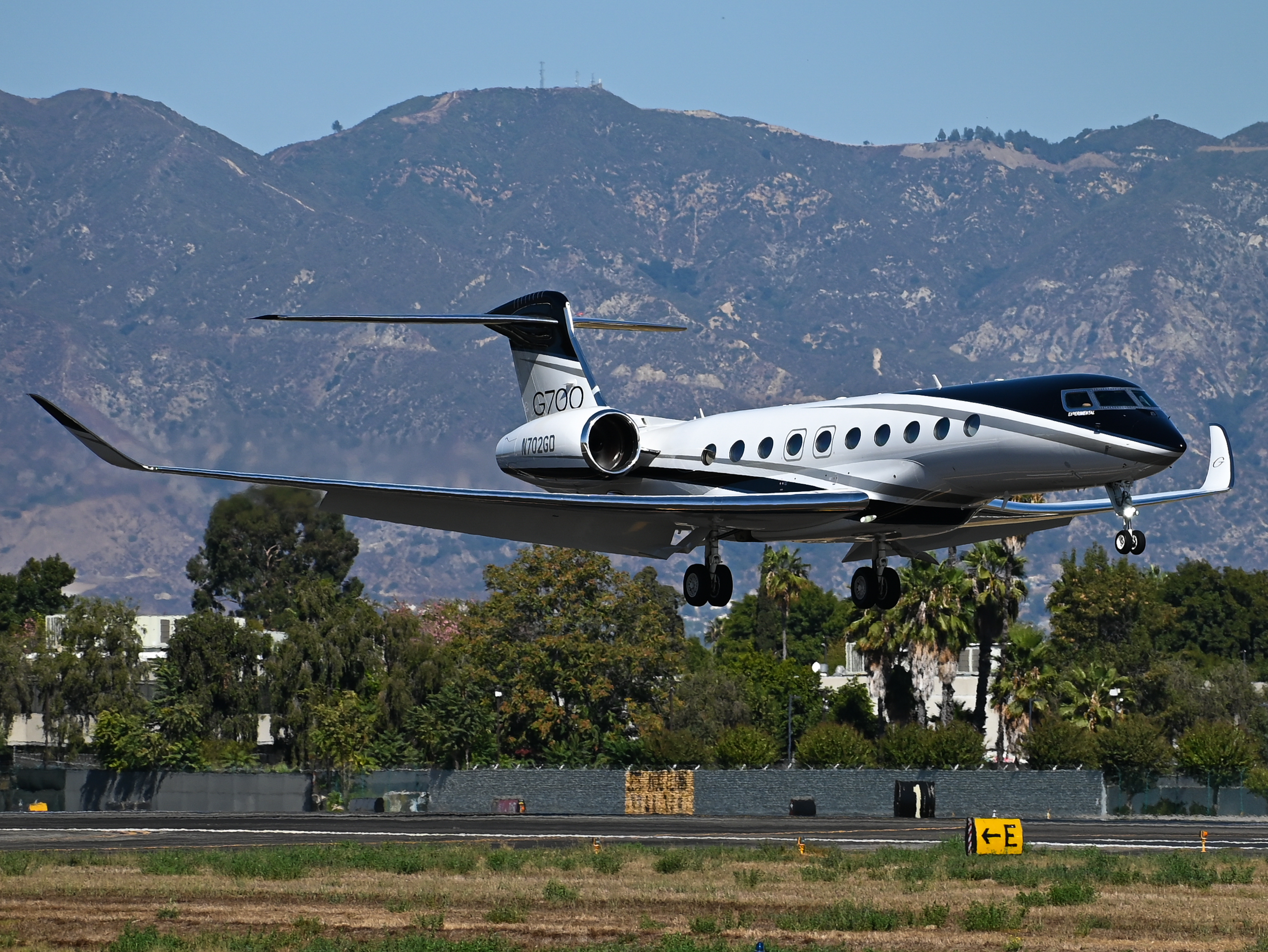 Full size: PRIVATE Gulfstream G700 N702GD at Van Nuys Airport