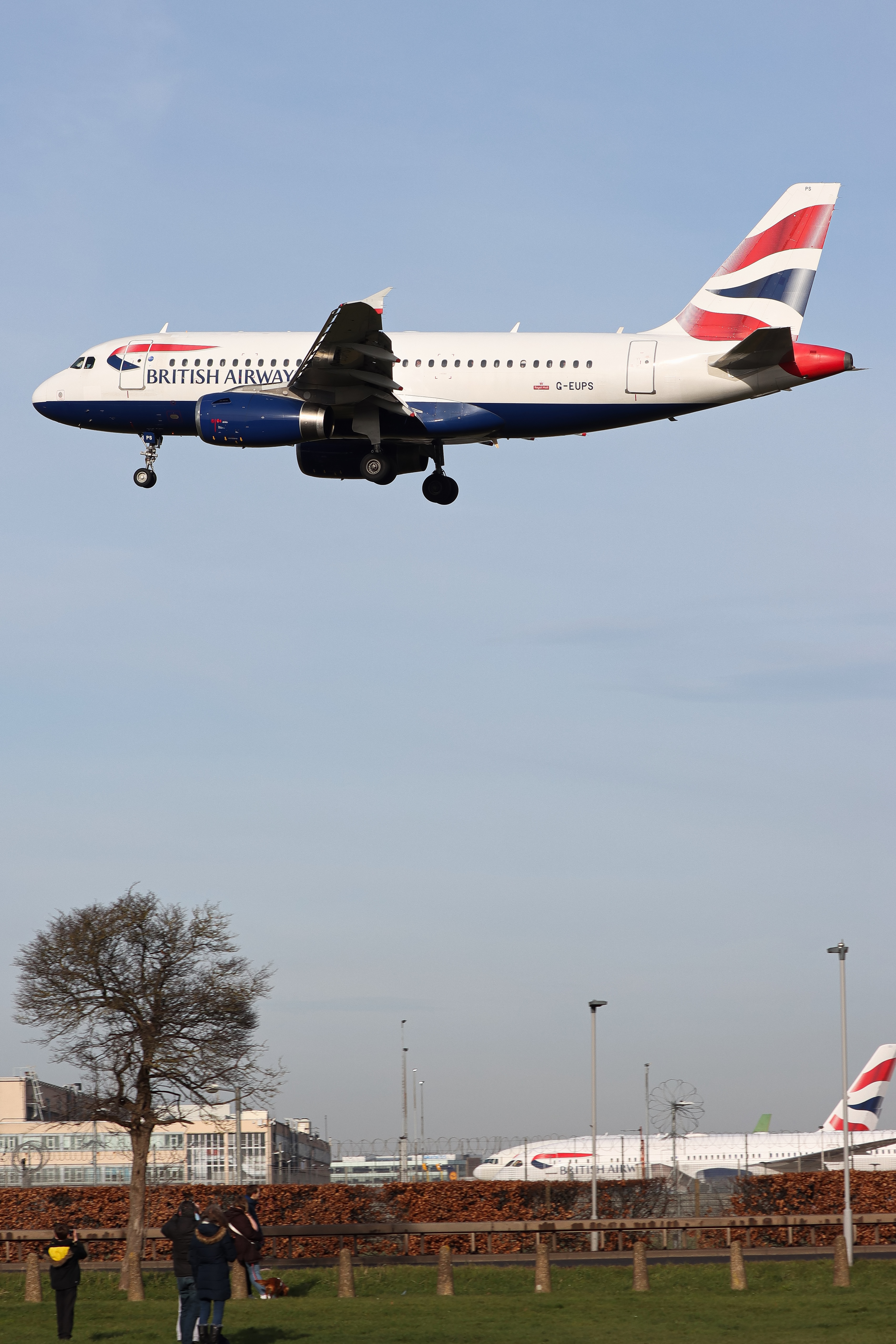 Full size: British Airways Airbus A319 G-EUPS at London Heathrow International Airport