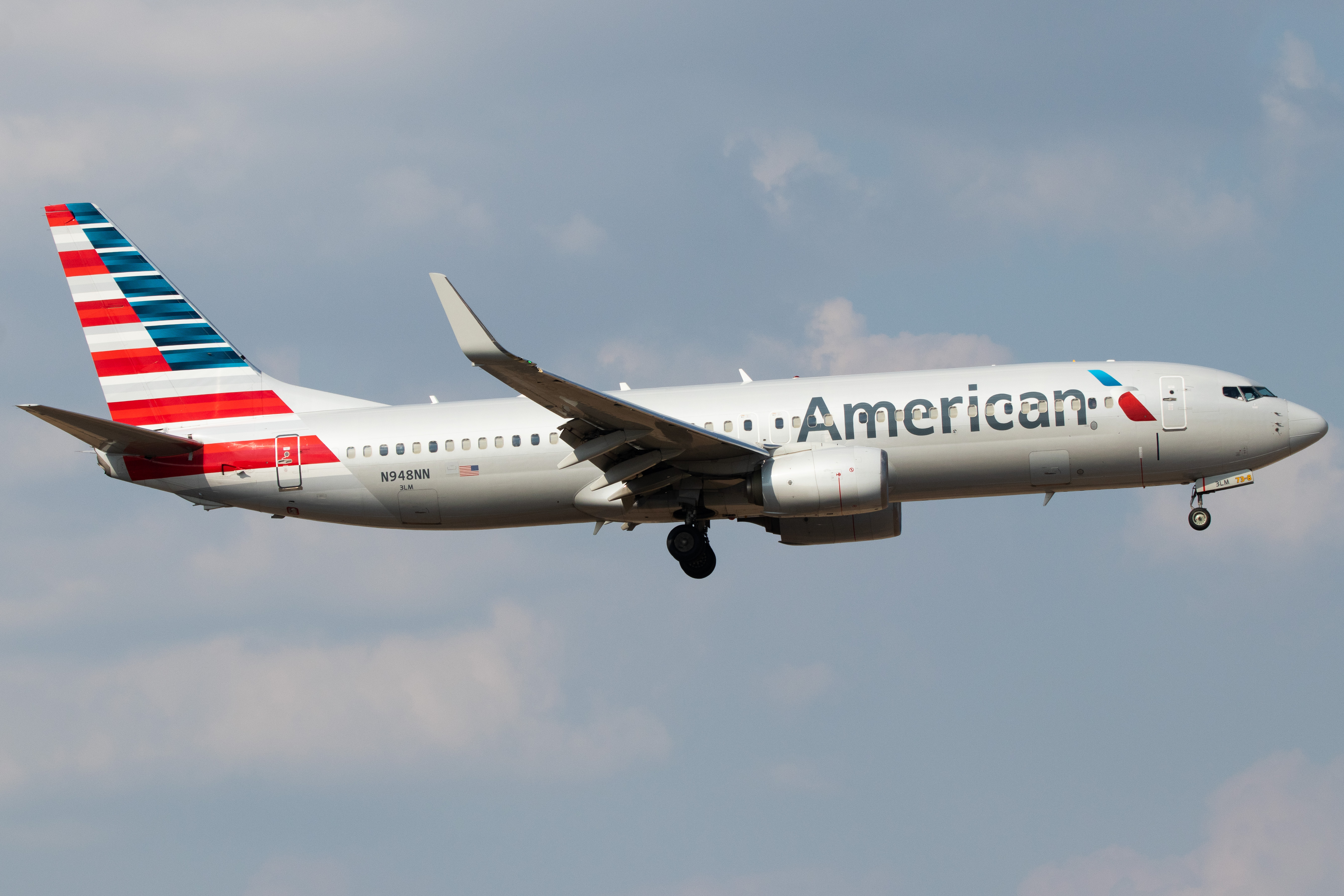 Full size: American Airlines Boeing 737-800 N948NN at San Antonio International Airport