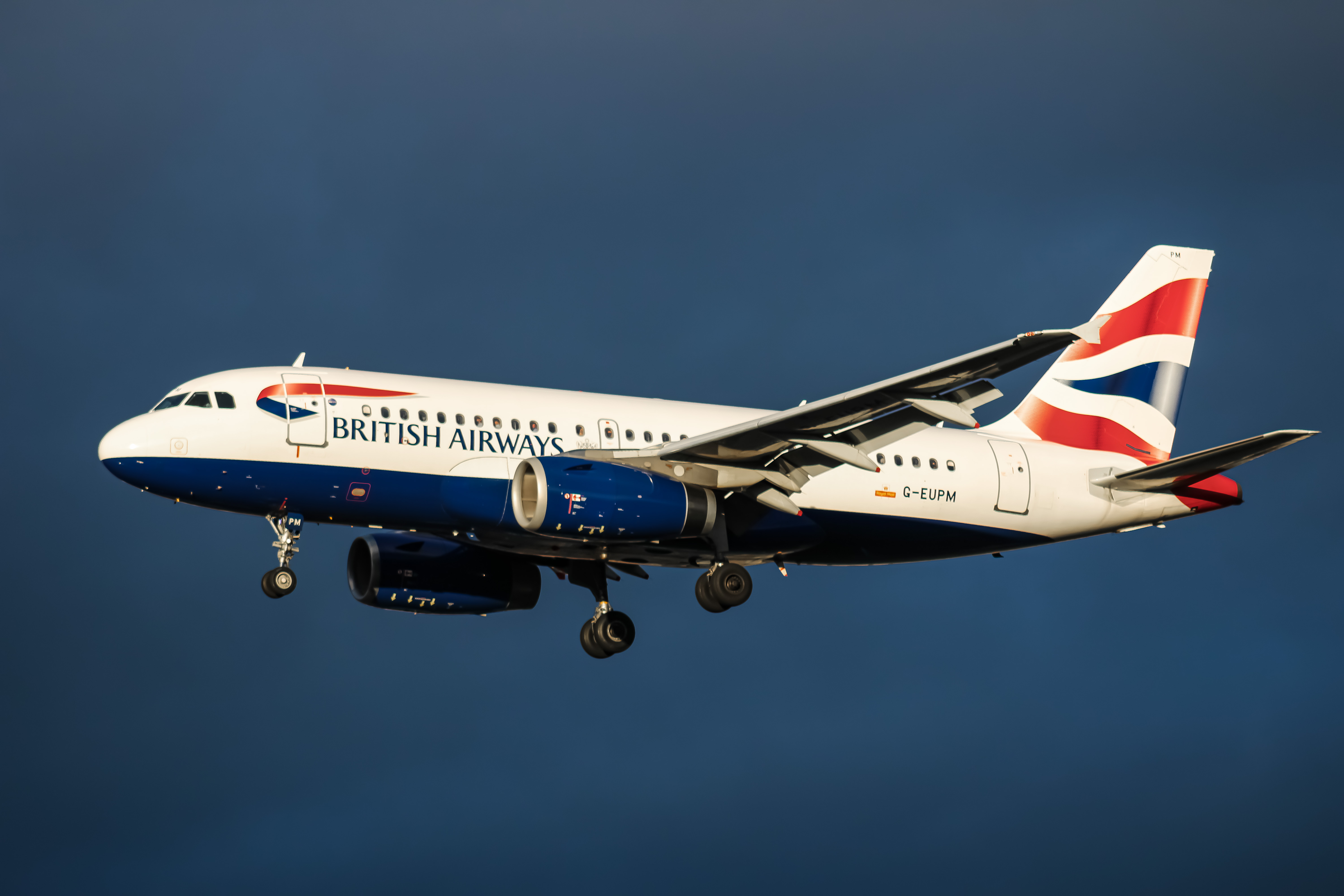 Full size: British Airways Airbus A319 G-EUPM at London Heathrow International Airport