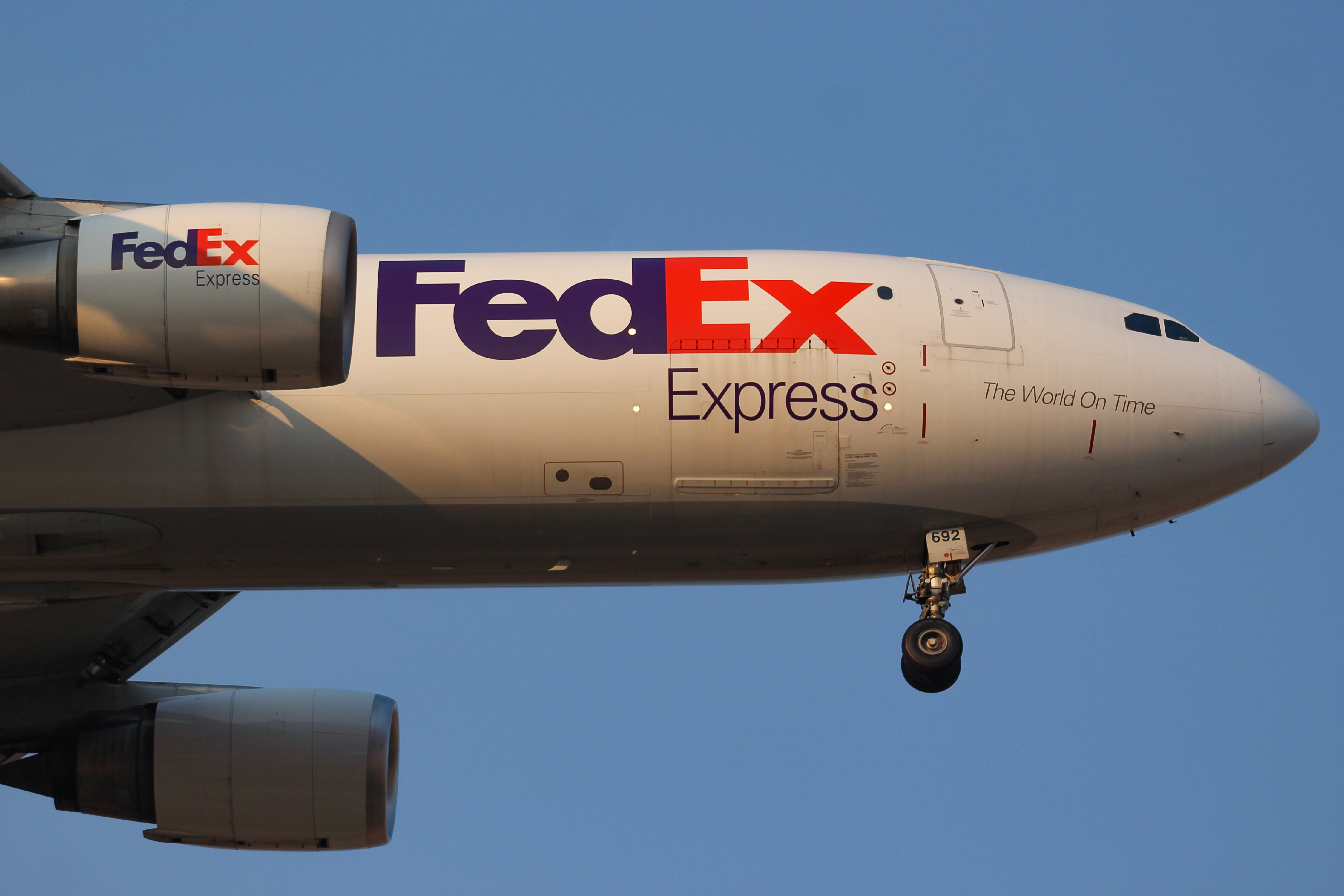 Full size: FedEx Airbus A300F-600 N692FE at Boise Air Terminal/Gowen Field