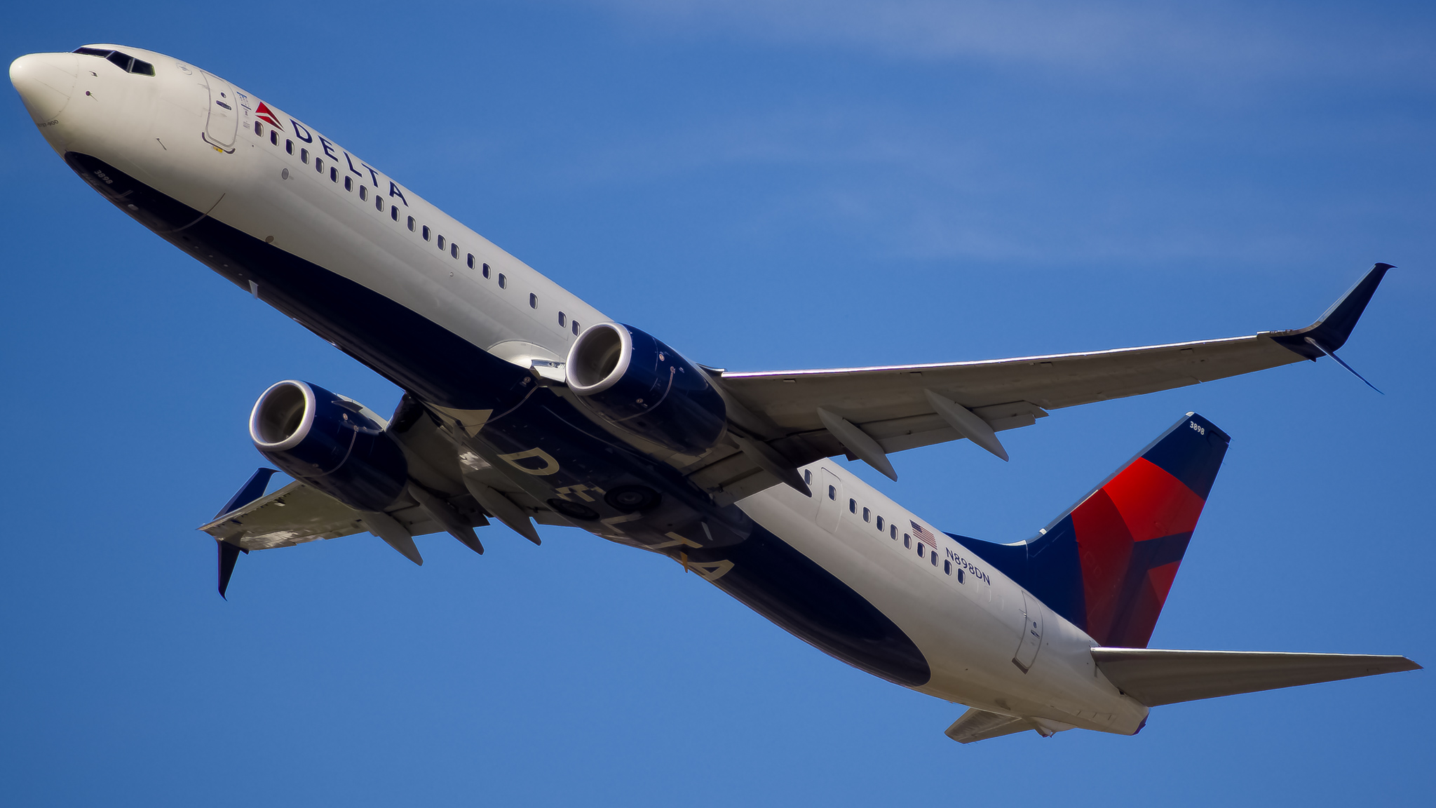 Full size: Delta Airlines Boeing 737-900ER N898DN at Hartsfield-Jackson Atlanta International Airport
