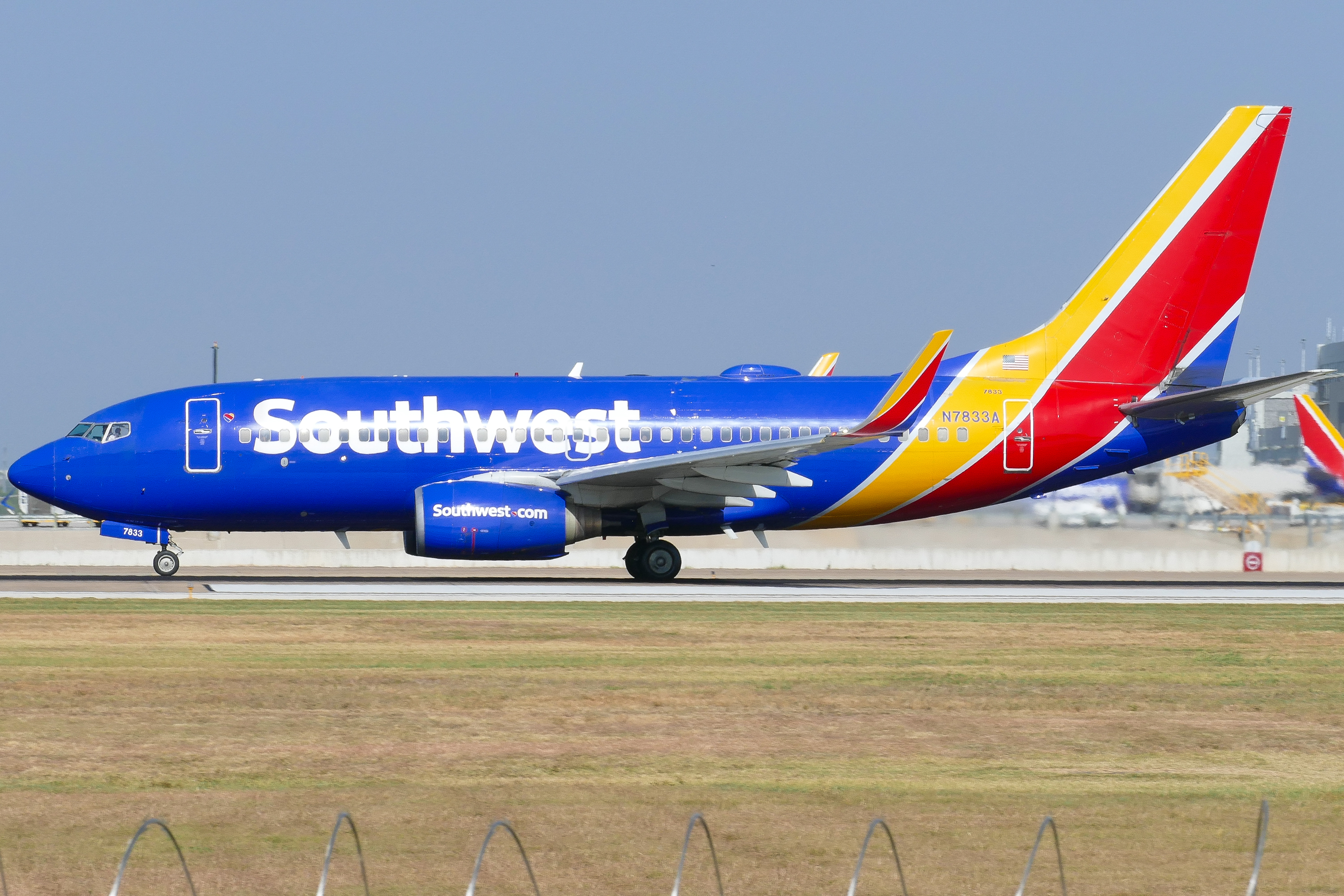 Full size: Southwest Airlines Boeing 737-700 N7833A at Austin-Bergstrom International Airport
