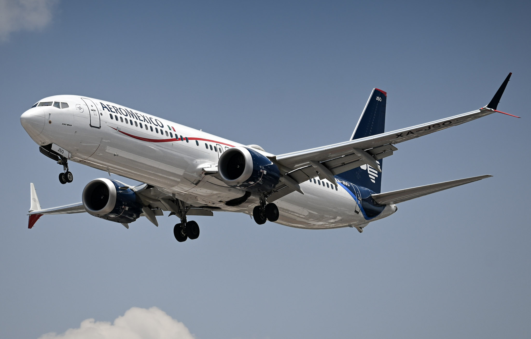 Full size: Aeromexico Boeing 737 MAX 9 XA-JSO at Mexico City International Airport