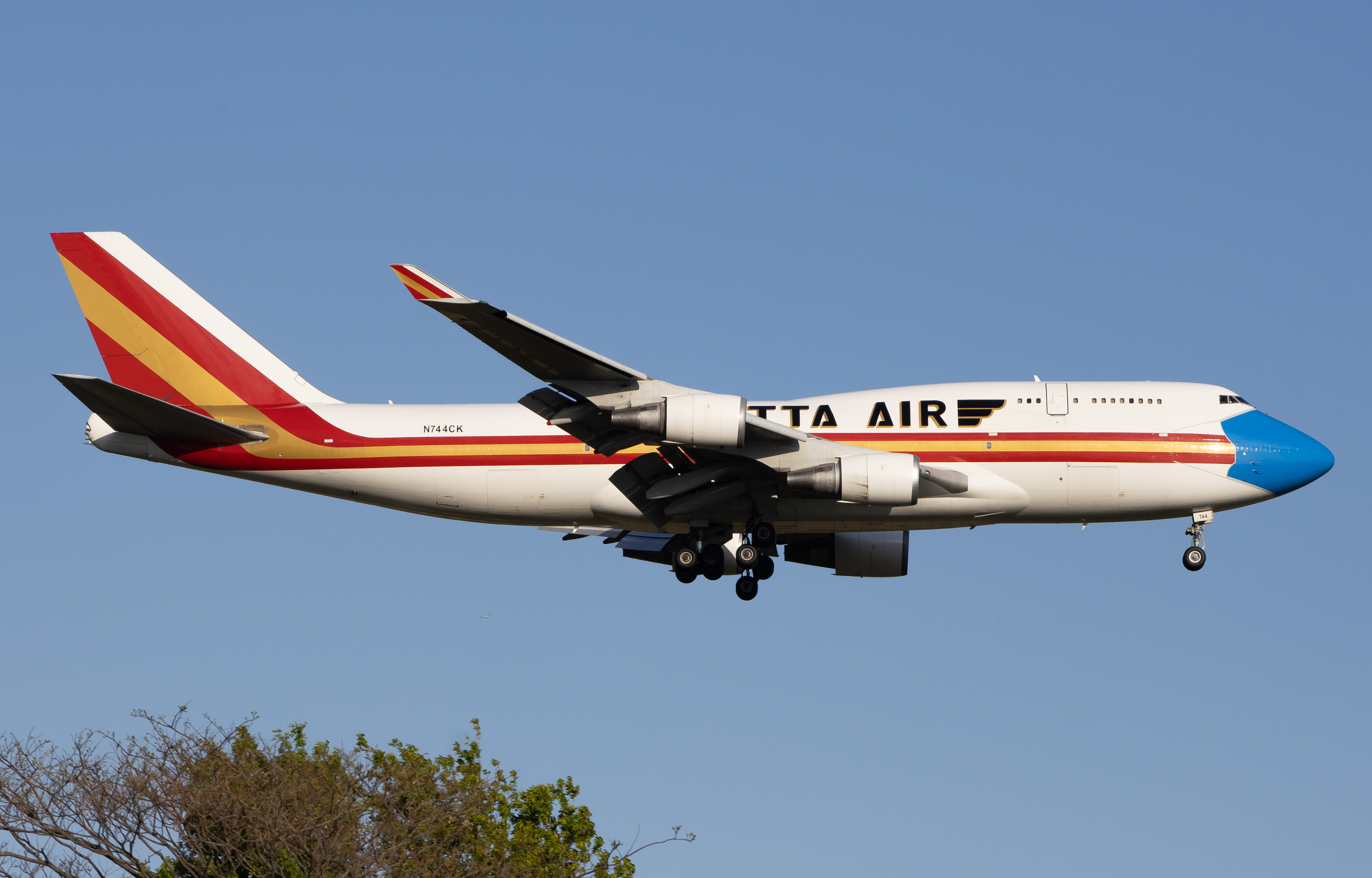 Full size: KALITTA AIR  Boeing 747-400BCF N744CK at John F. Kennedy International Airport