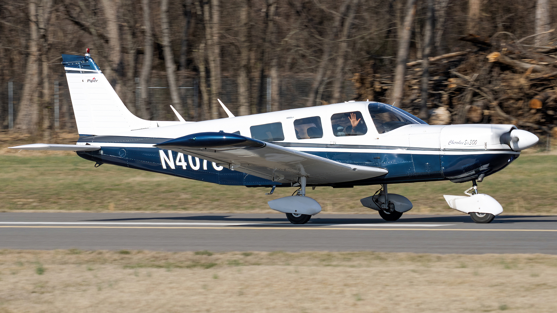 Full size: PRIVATE Piper PA-32 N40784 at College Park Airport
