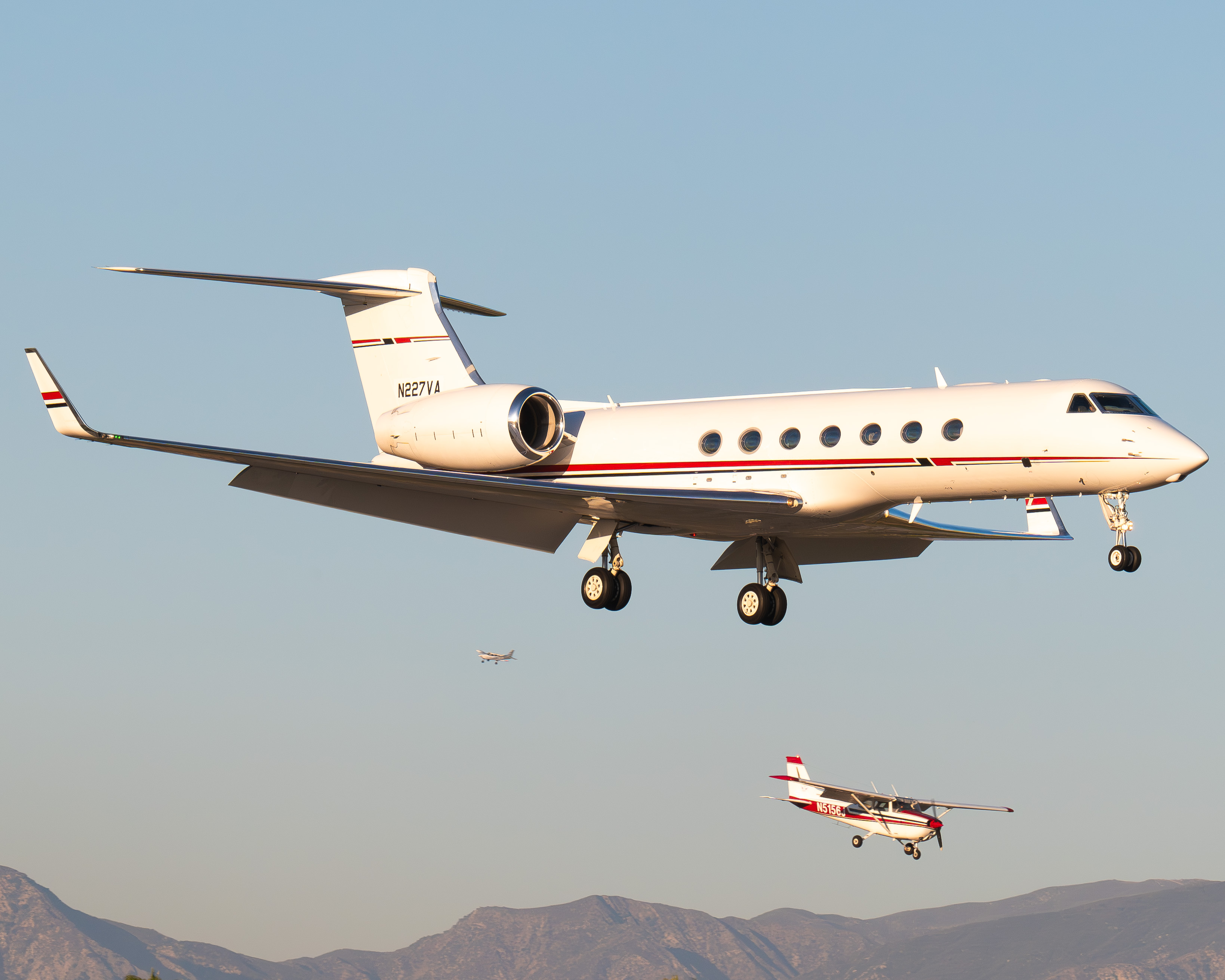Full size: PRIVATE Gulfstream G550 N227VA at Van Nuys Airport