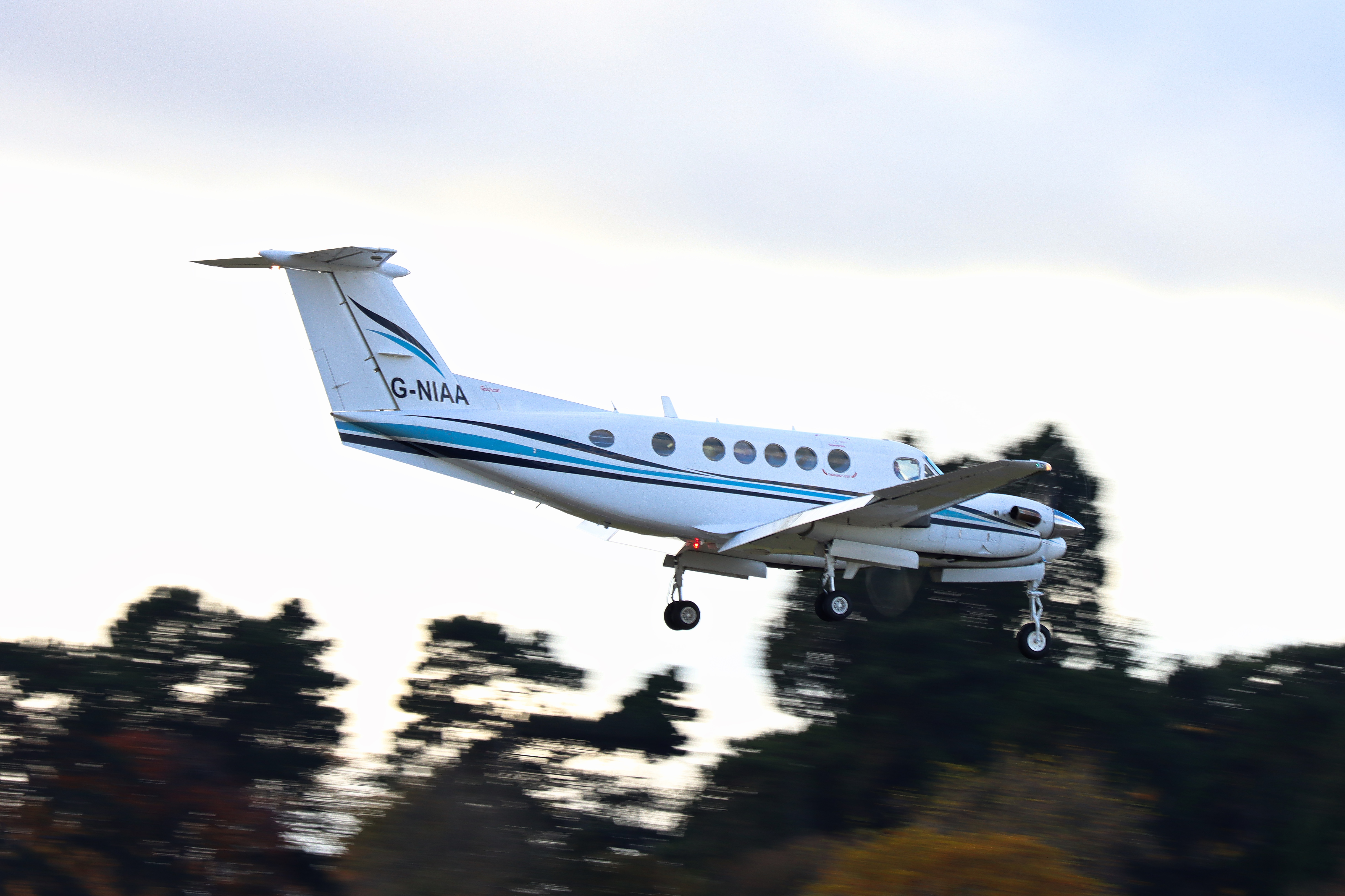 Full size: PRIVATE BEECH B200 G-NIAA at Birmingham Airport