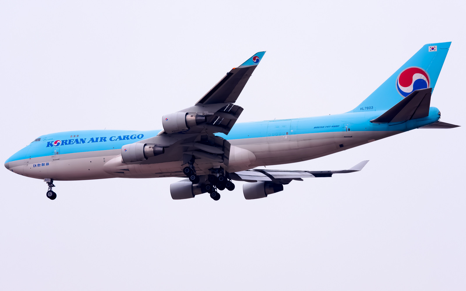 Full size: Korean Air Cargo Boeing 747-400F HL7603 at Seoul-Incheon International Airport