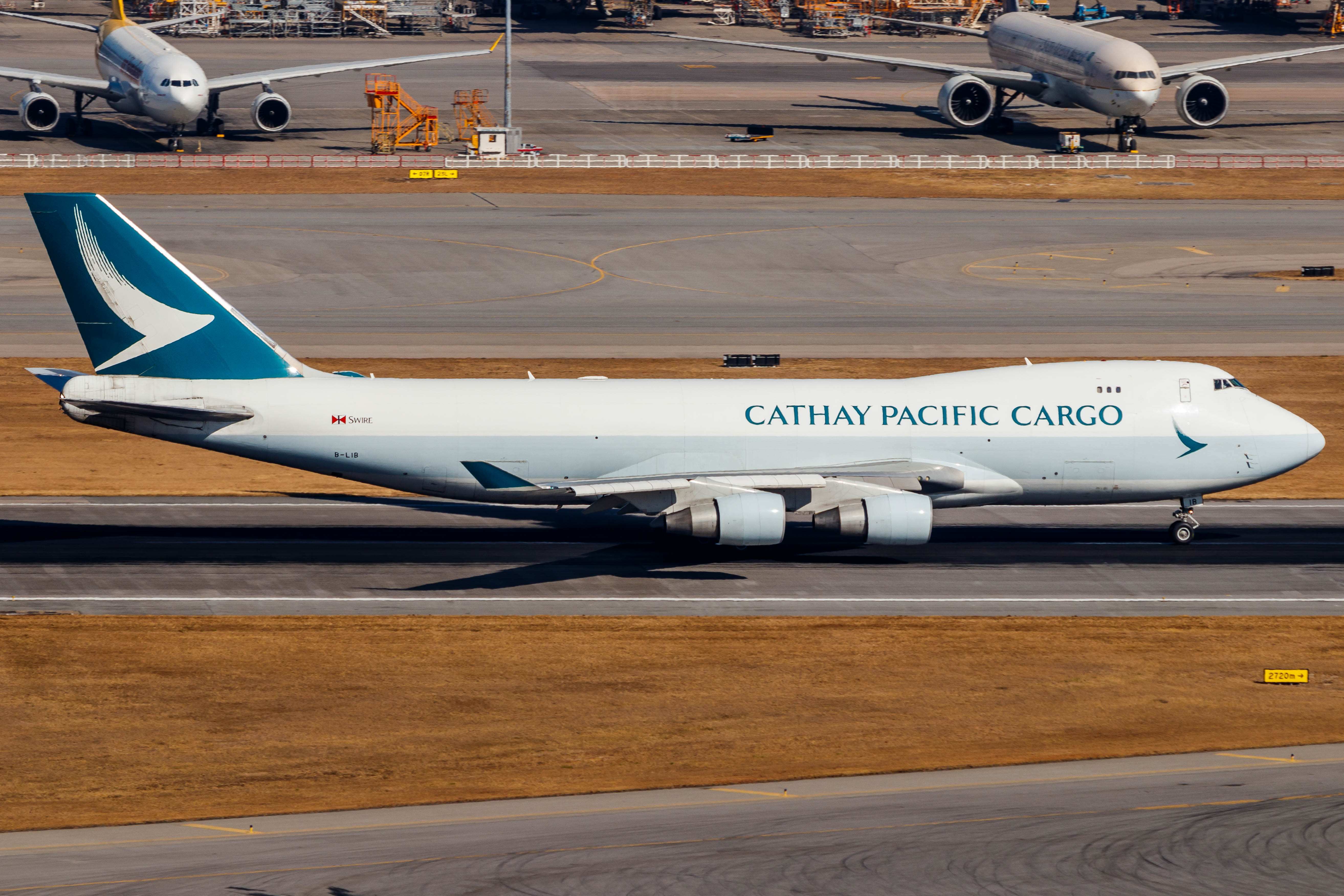 Full size: Cathay Pacific Cargo Boeing 747-400F B-LIB at Hong Kong International Airport