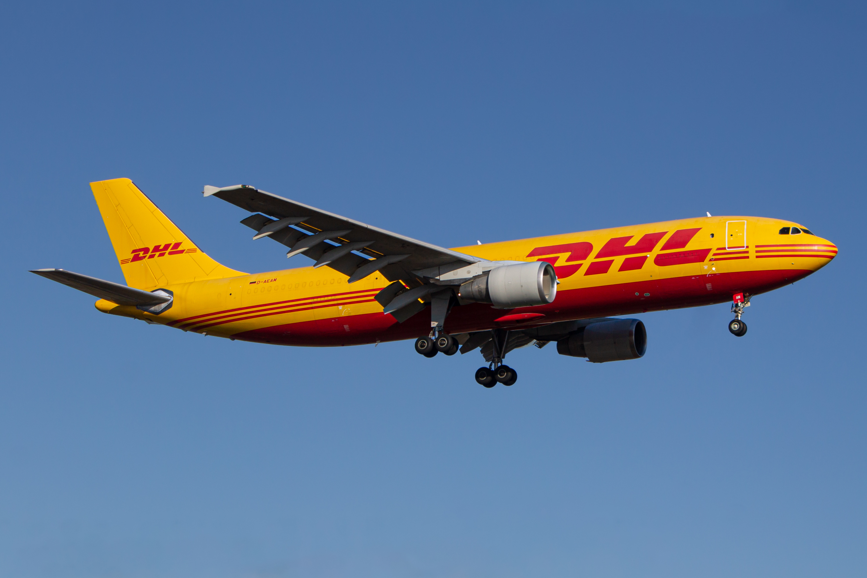 Full size: DHL Airbus A300F-600 D-AEAM at Helsinki Vantaa Airport