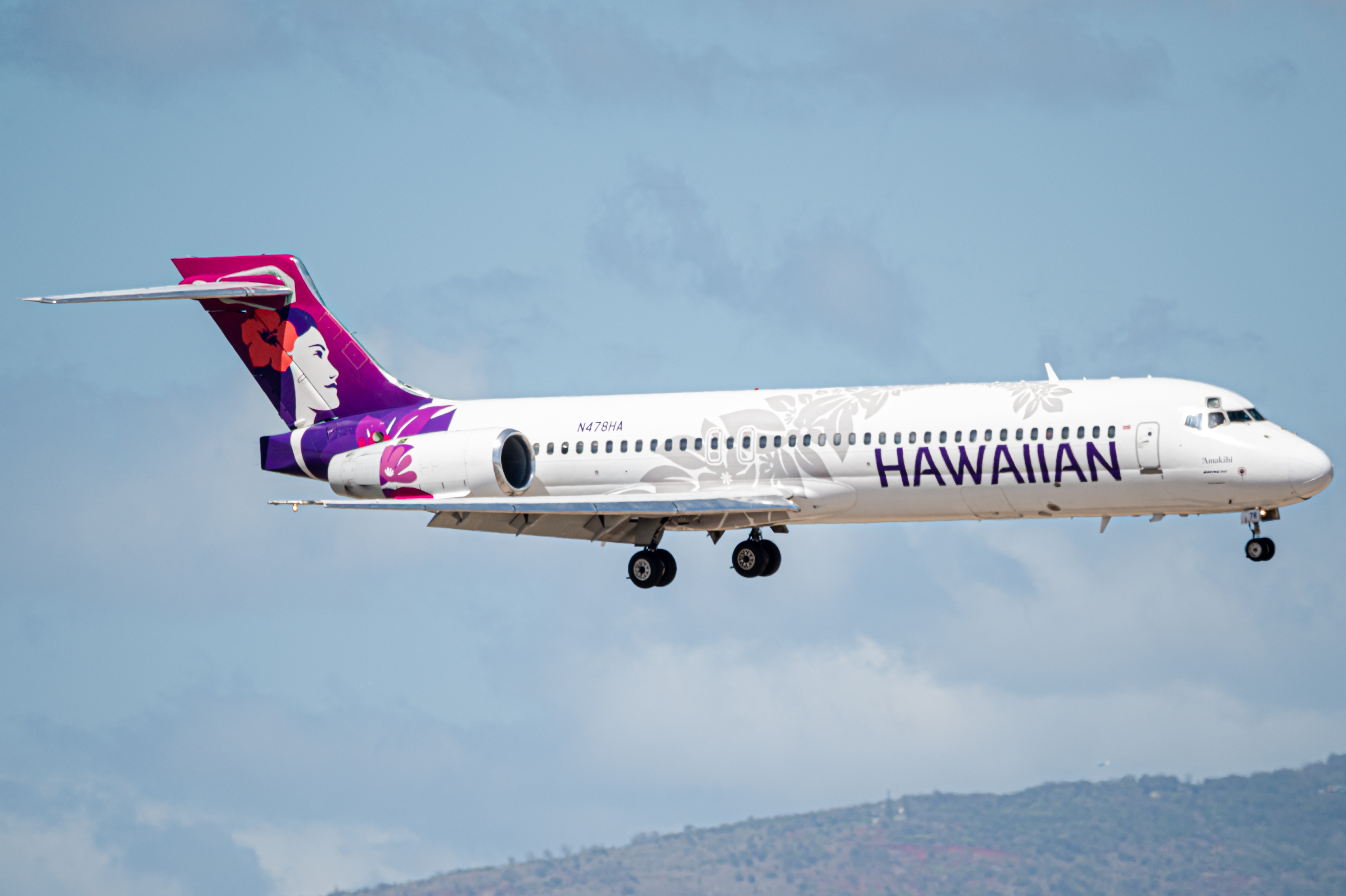 Full size: Hawaiian Airlines Boeing 717-200 N478HA at Daniel K Inouye International Airport